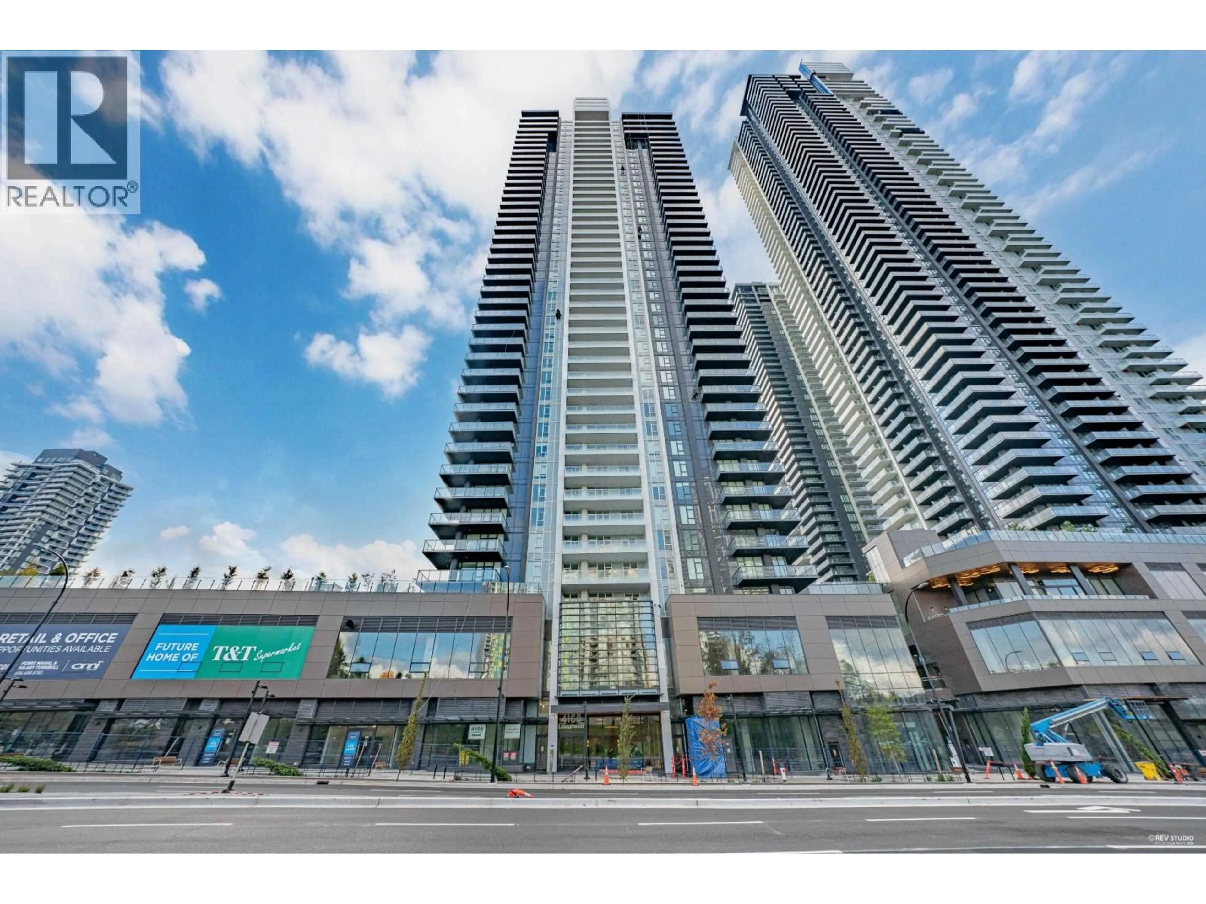 Indoor foyer for 3506 - 4168 LOUGHEED HIGHWAY, Burnaby British Columbia V5C0N9