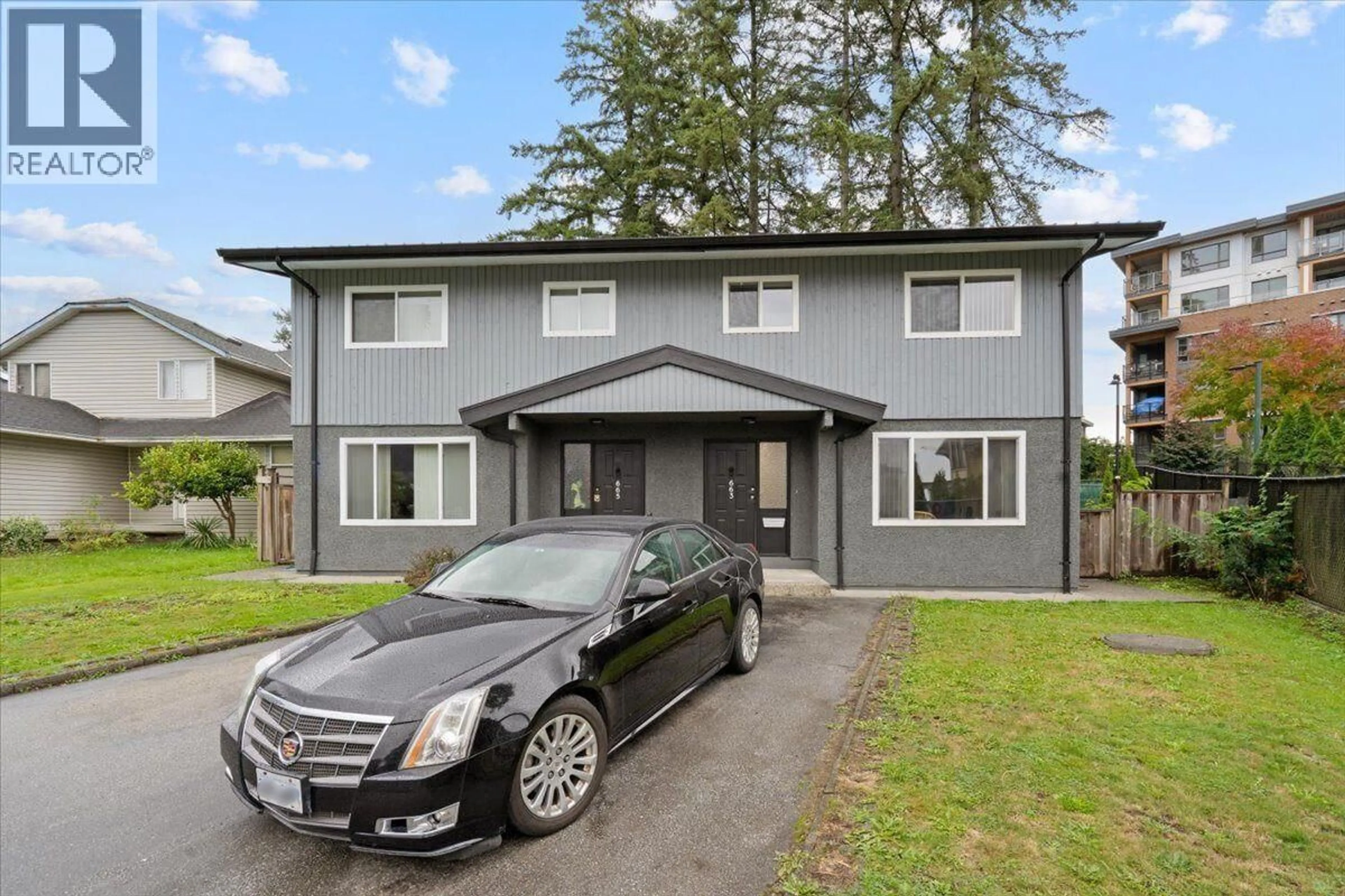 Home with vinyl exterior material, street for 663-665 HARRISON AVENUE, Coquitlam British Columbia V3J3Z6
