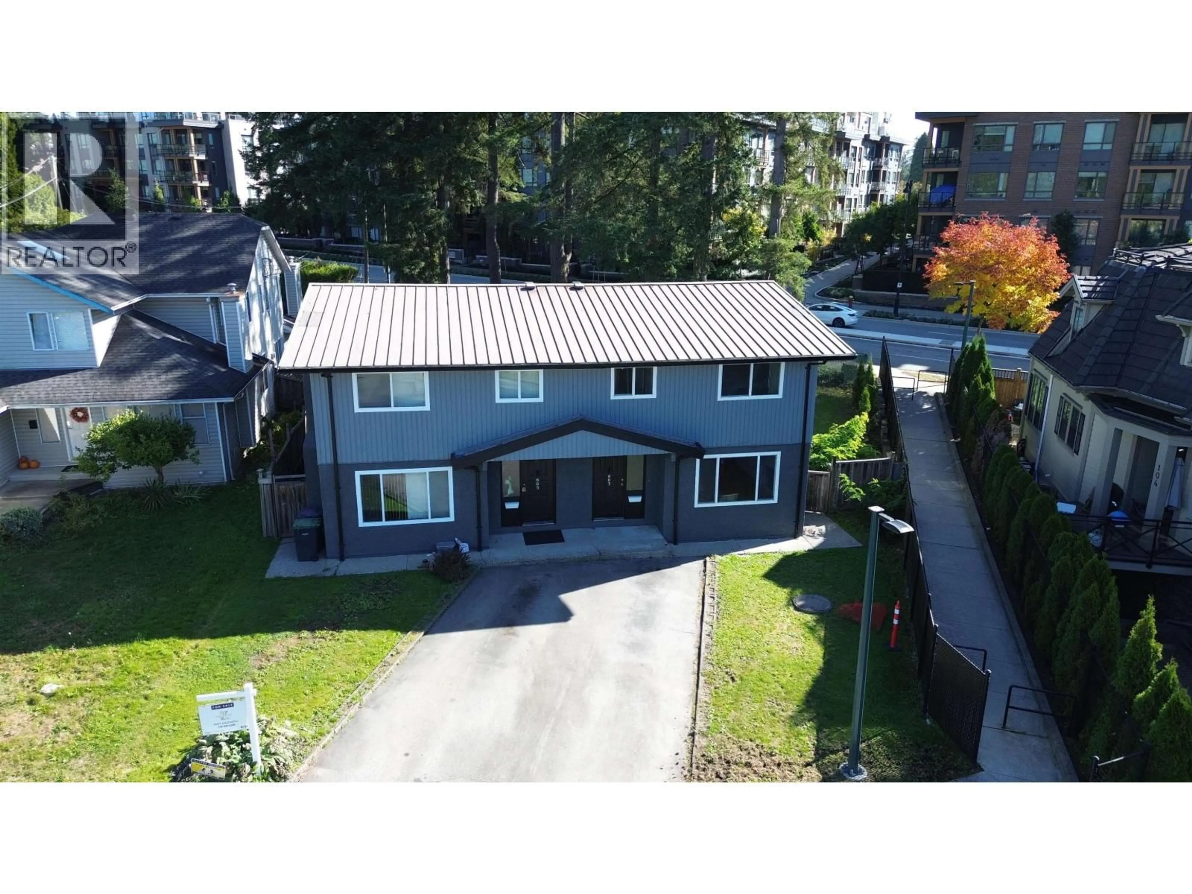 A pic from outside/outdoor area/front of a property/back of a property/a pic from drone, street for 663-665 HARRISON AVENUE, Coquitlam British Columbia V3J3Z6