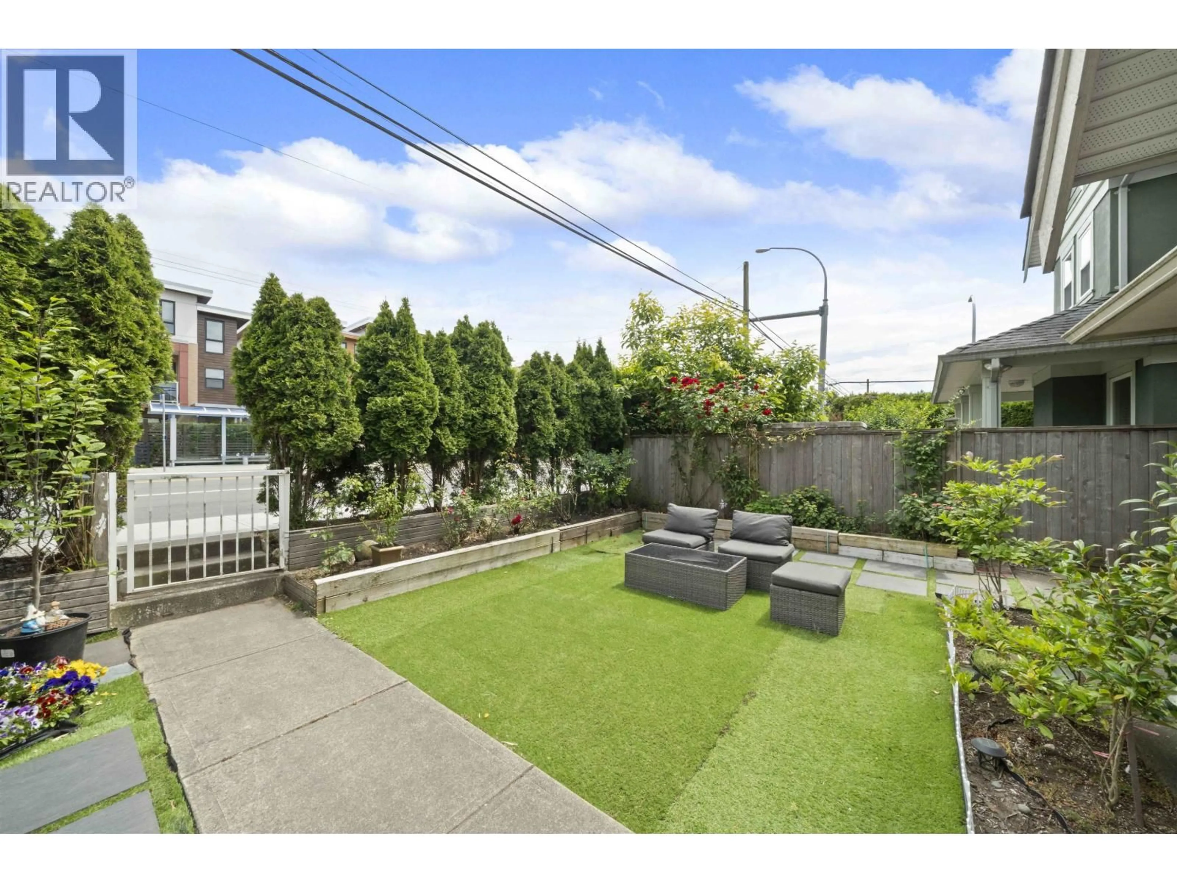 Patio, street for 8211 NO. 1 ROAD, Richmond British Columbia V7C1T8