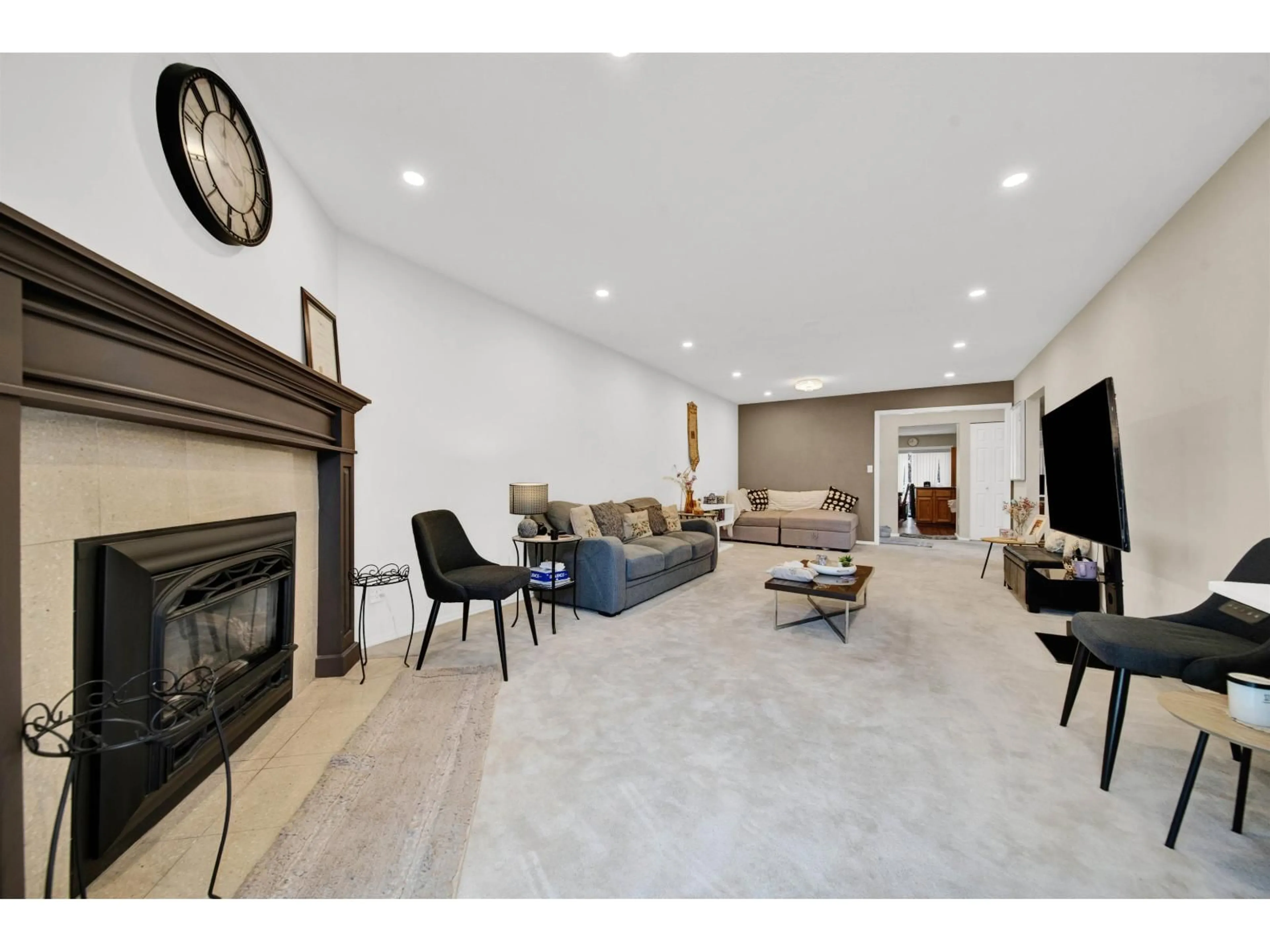 Living room with furniture, unknown for 232 - 5641 201 STREET, Langley British Columbia V3A8A4