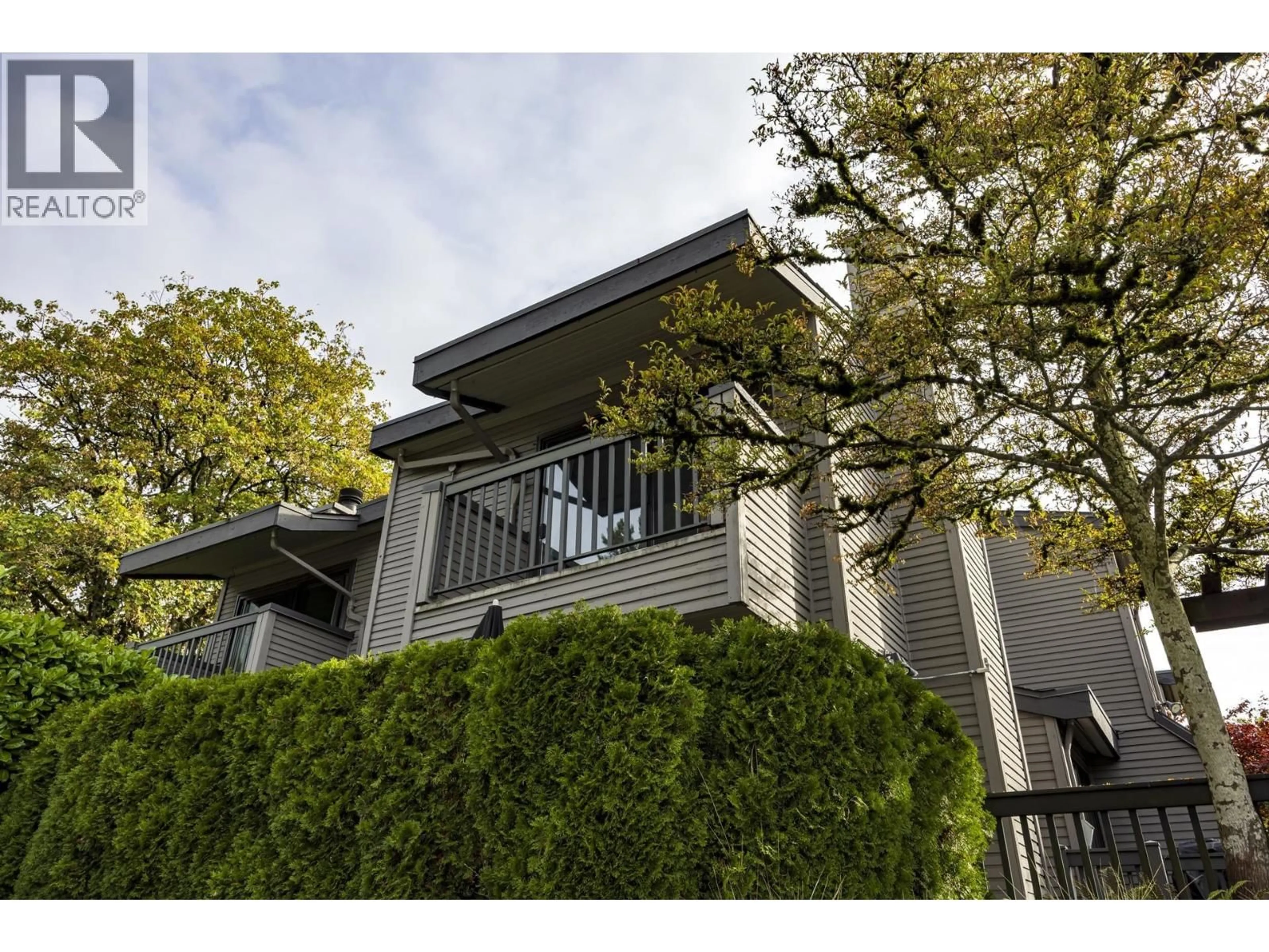 A pic from outside/outdoor area/front of a property/back of a property/a pic from drone, unknown for 3132 LONSDALE AVENUE, North Vancouver British Columbia V7N3J8