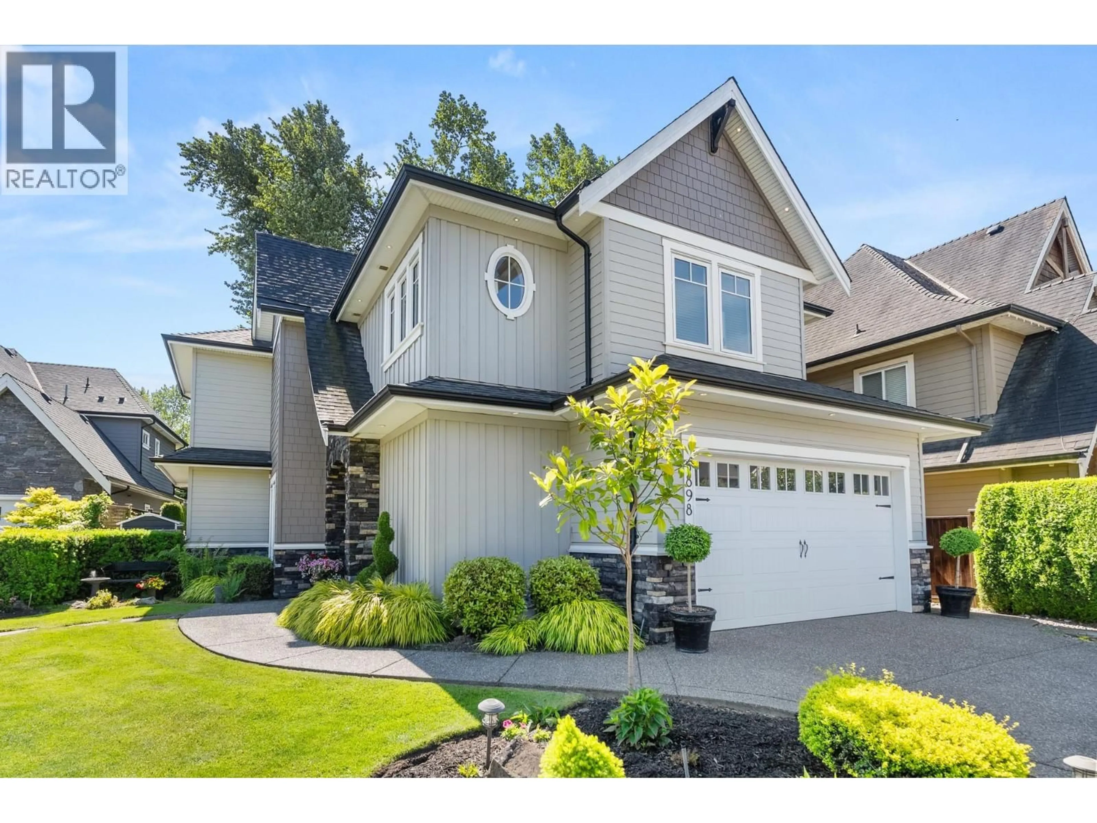 Home with vinyl exterior material, street for 5898 COVE REACH ROAD, Delta British Columbia V4K5G9