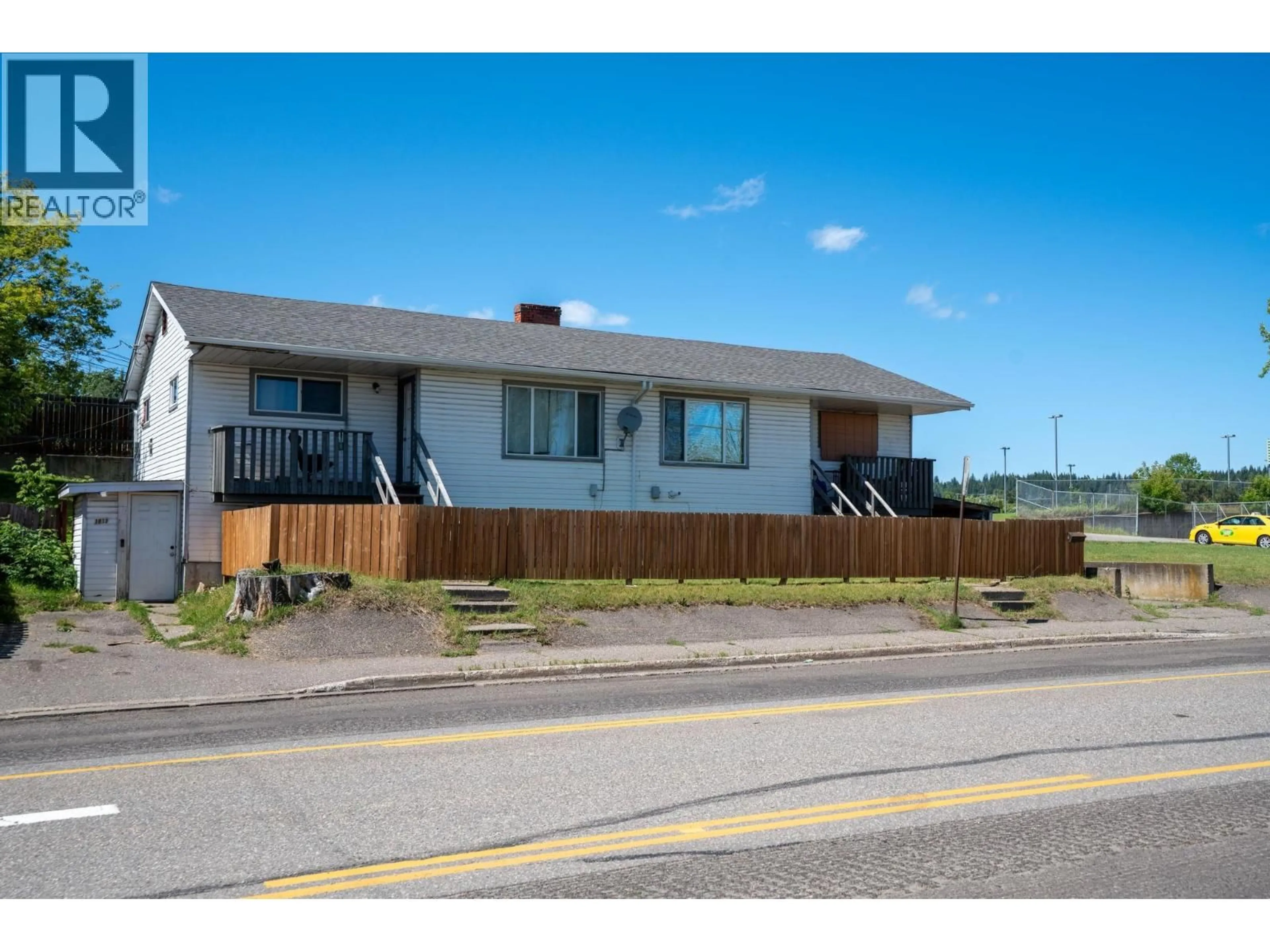 Home with vinyl exterior material, unknown for 1807 9TH AVENUE, Prince George British Columbia V2M1N2