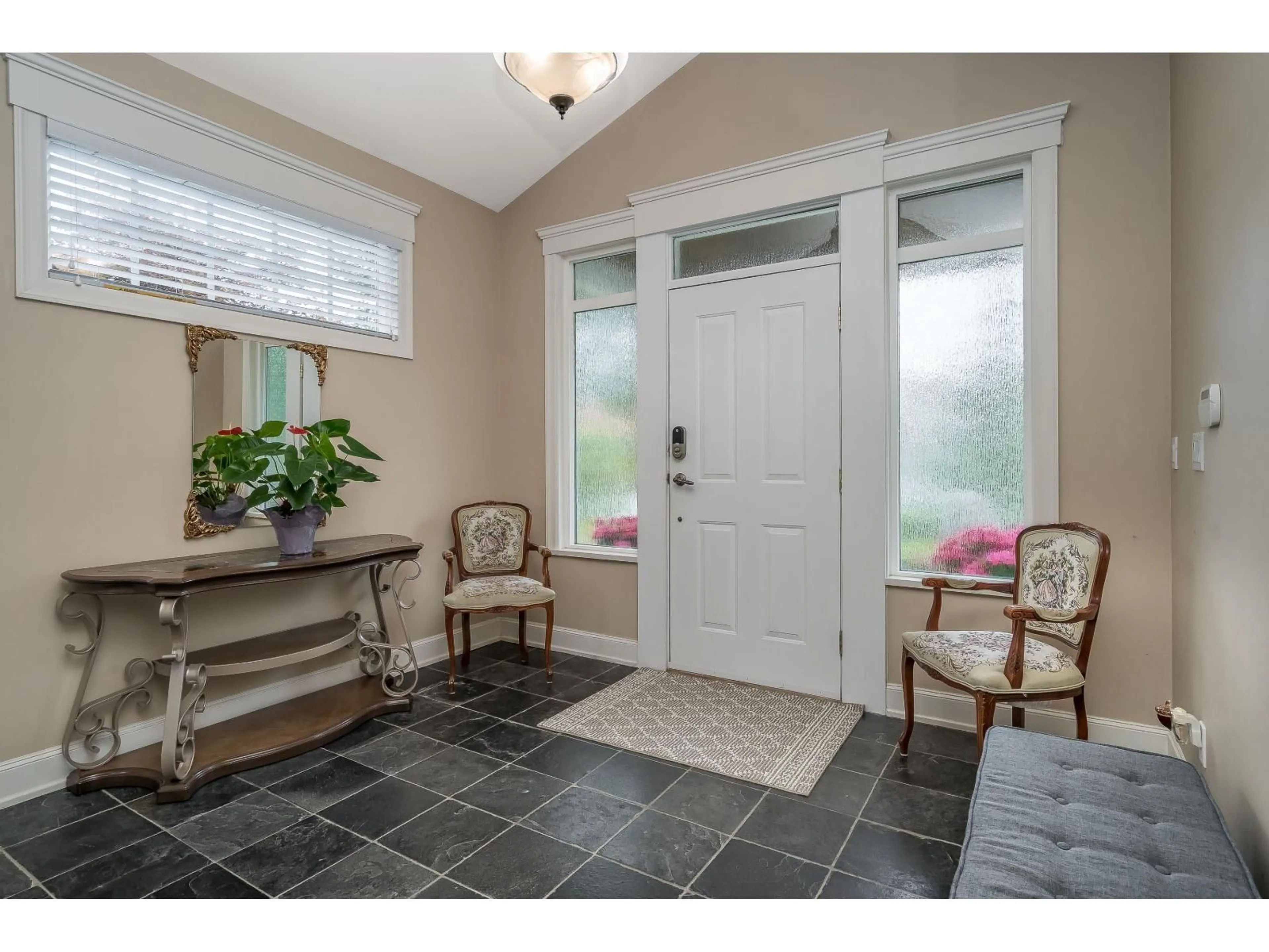 Indoor entryway for 15396 SEQUOIA, Surrey British Columbia V3S8N4