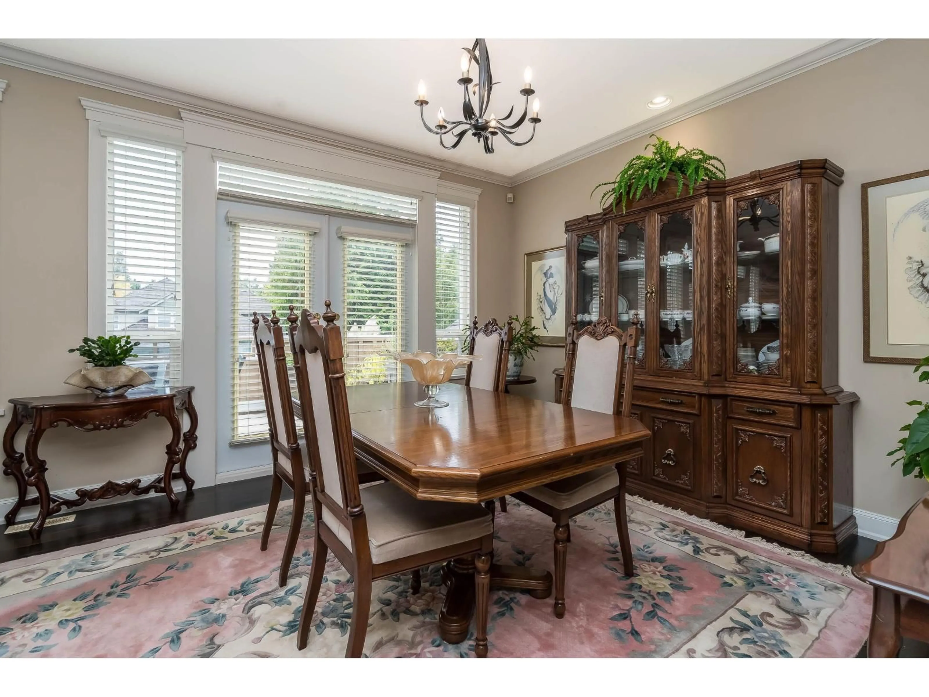 Dining room, wood/laminate floor for 15396 SEQUOIA, Surrey British Columbia V3S8N4