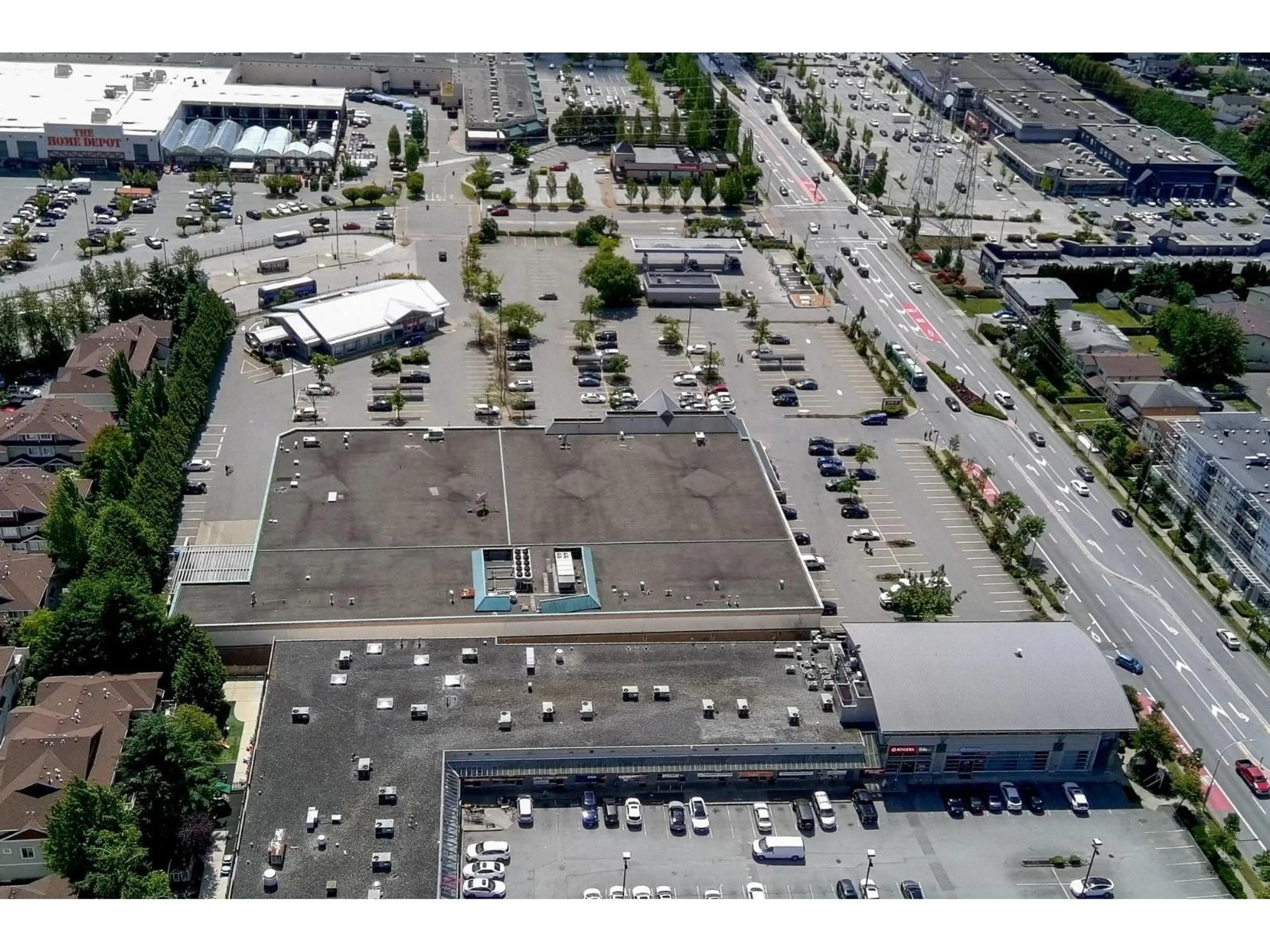 A pic from outside/outdoor area/front of a property/back of a property/a pic from drone, street for 313 - 12125 75 A AVENUE, Surrey British Columbia V3W1B9