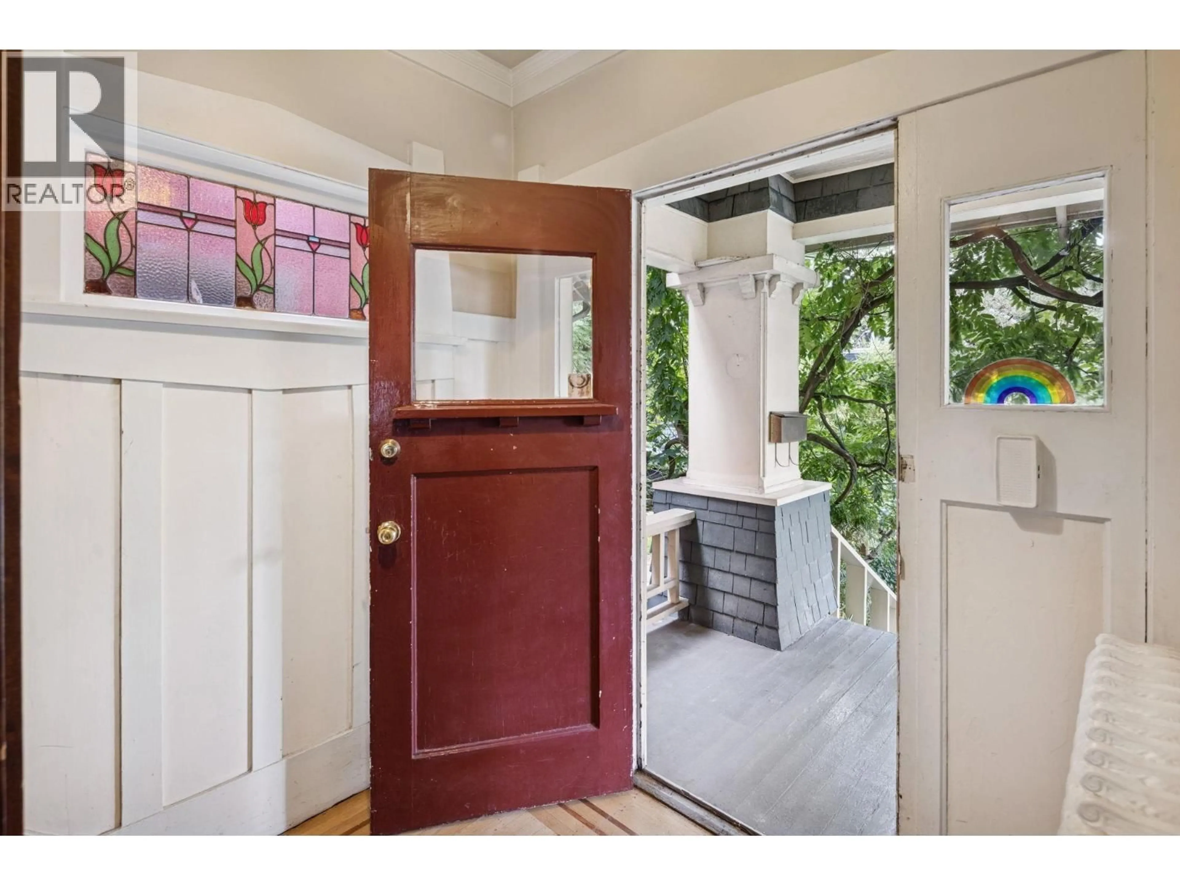 Indoor entryway for 2239 STEPHENS STREET, Vancouver British Columbia V6K3W5