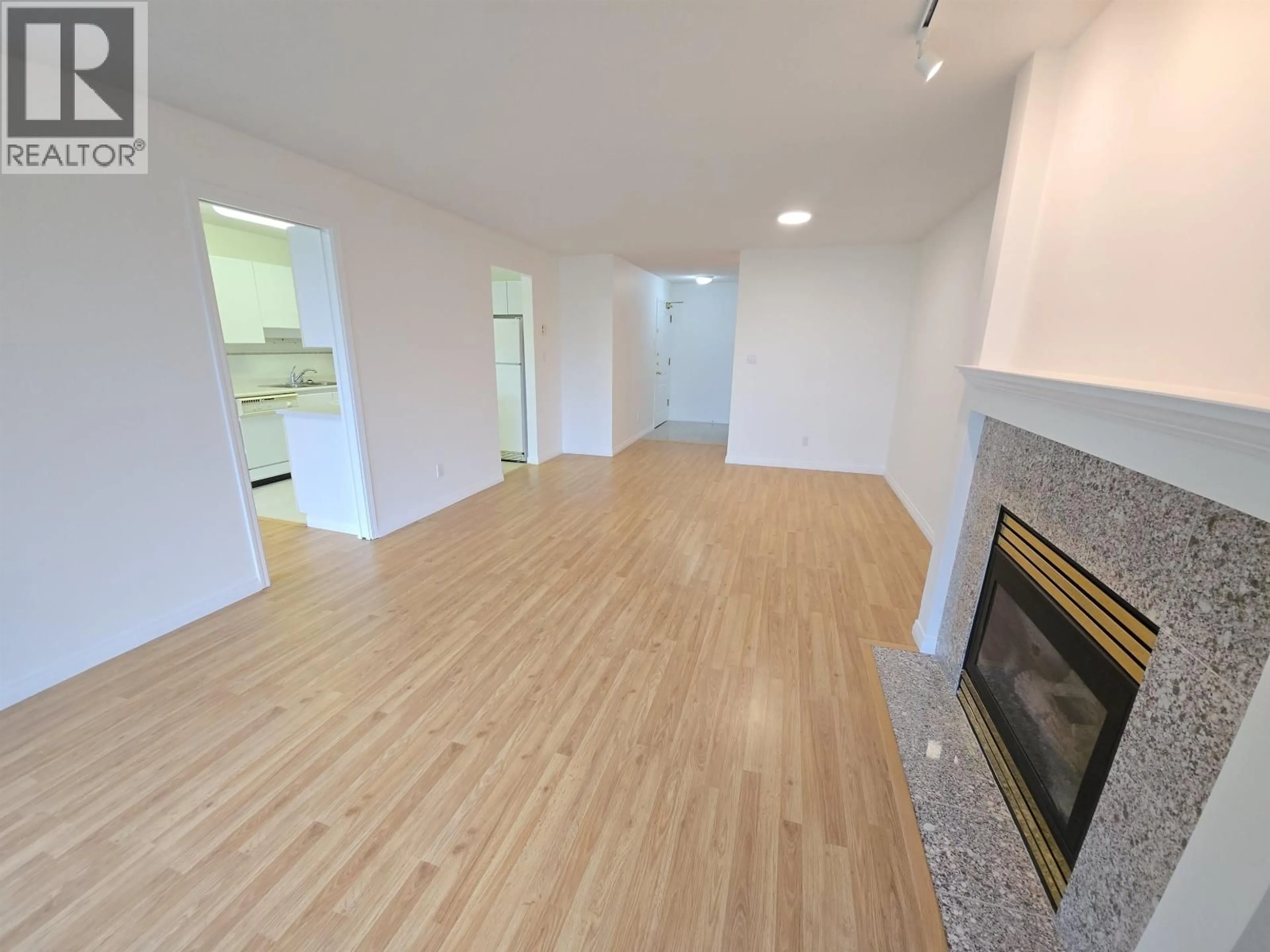 A pic of a room for 401 - 5899 WILSON AVENUE, Burnaby British Columbia V5H4R9