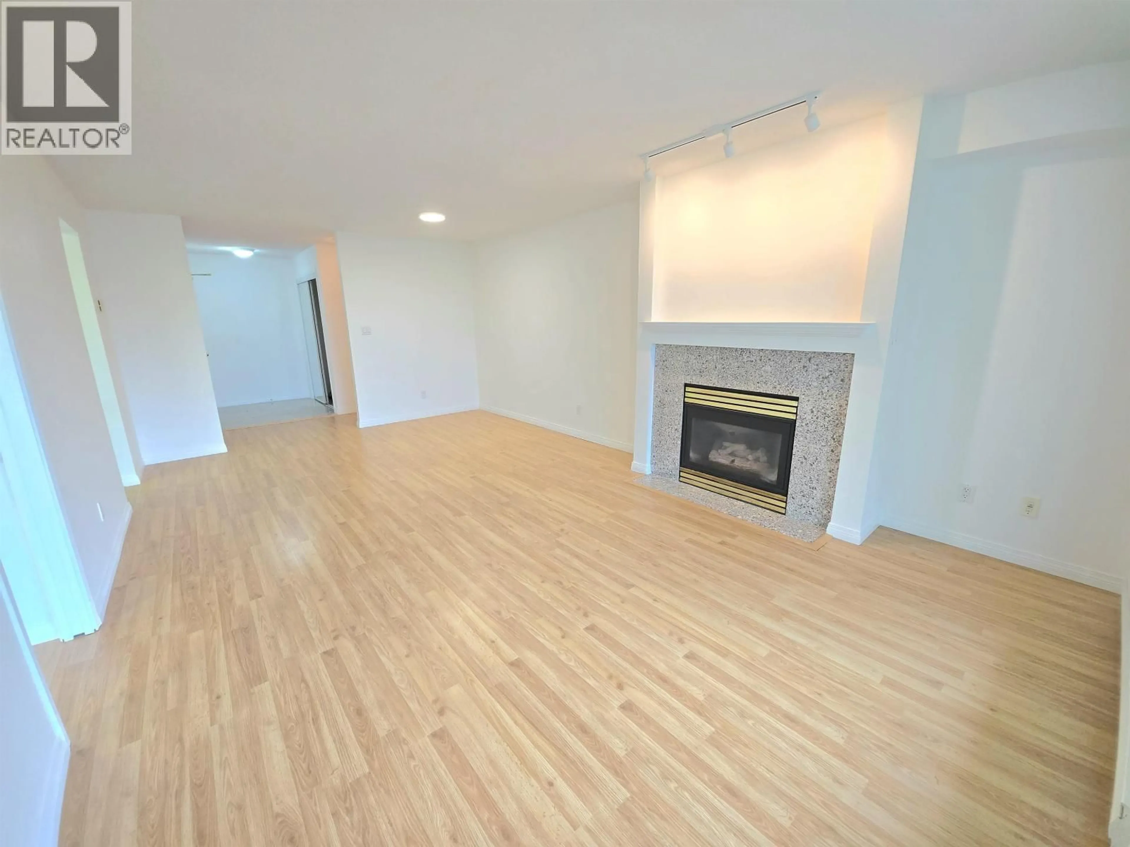 A pic of a room for 401 - 5899 WILSON AVENUE, Burnaby British Columbia V5H4R9