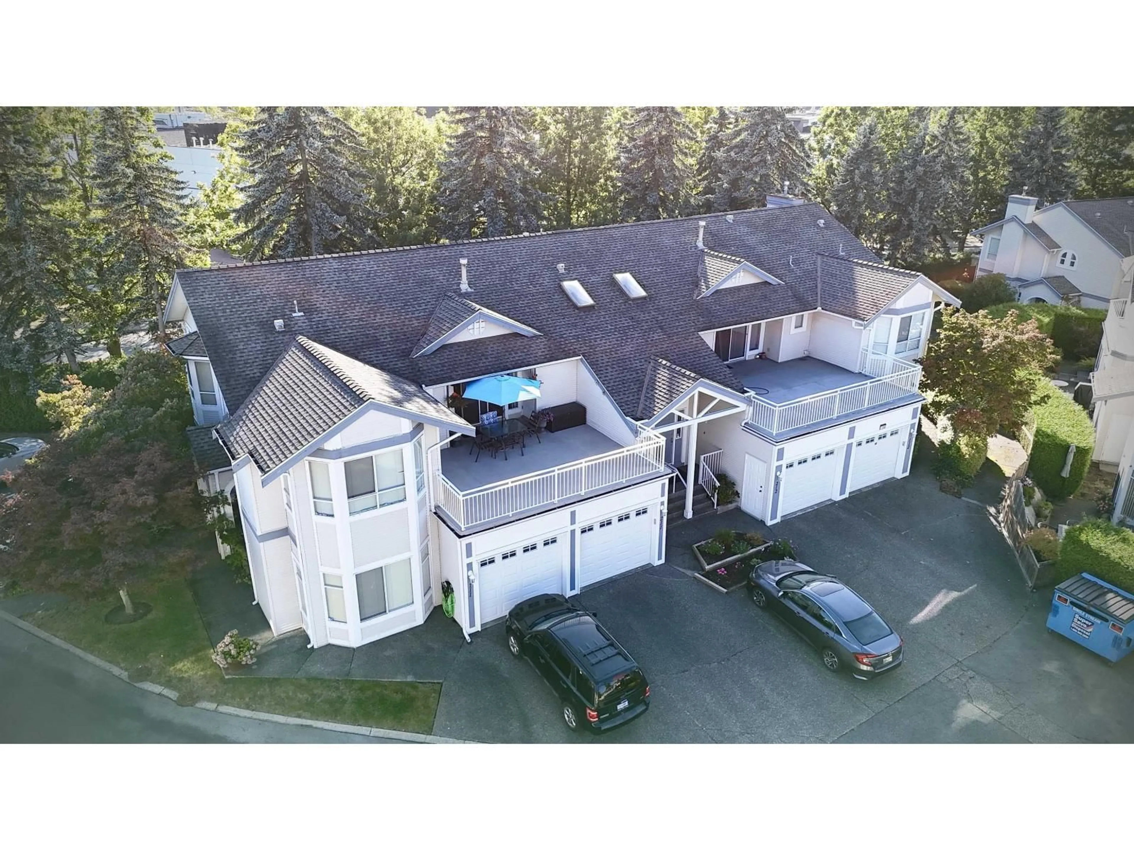 A pic from outside/outdoor area/front of a property/back of a property/a pic from drone, unknown for 212 - 9072 FLEETWOOD, Surrey British Columbia V3R0M6