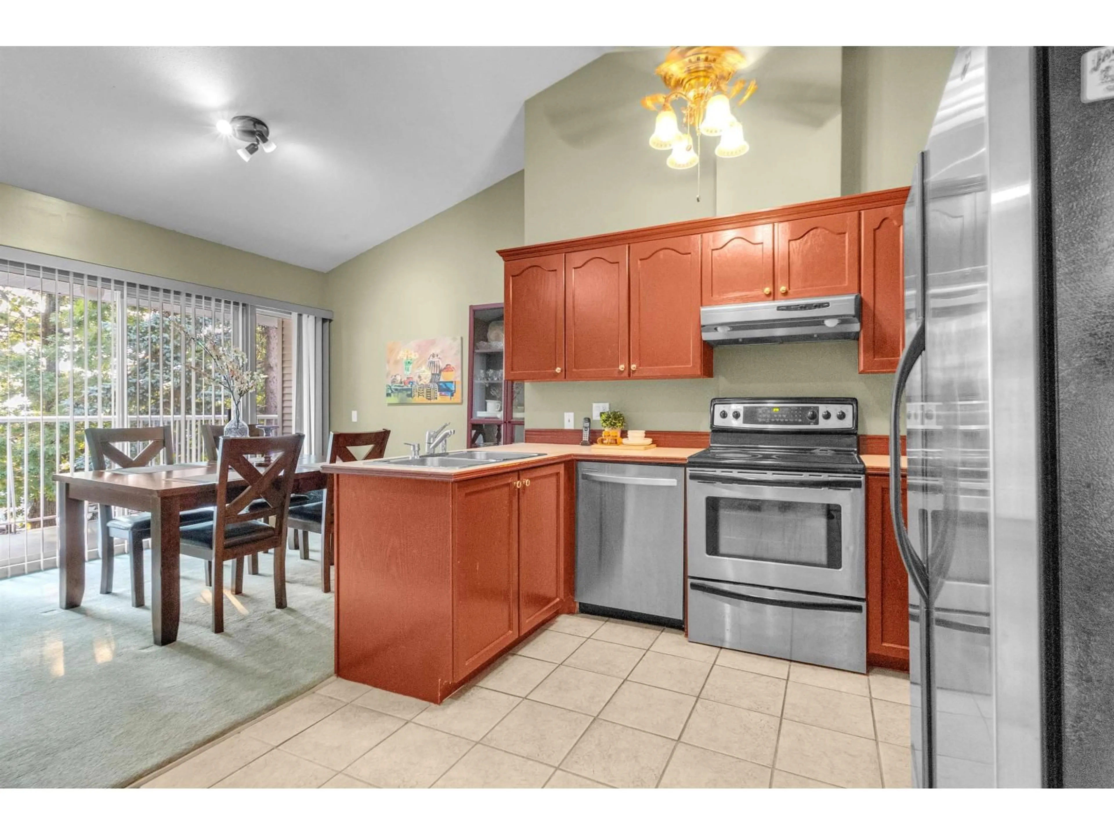 Standard kitchen, ceramic/tile floor for 212 - 9072 FLEETWOOD, Surrey British Columbia V3R0M6