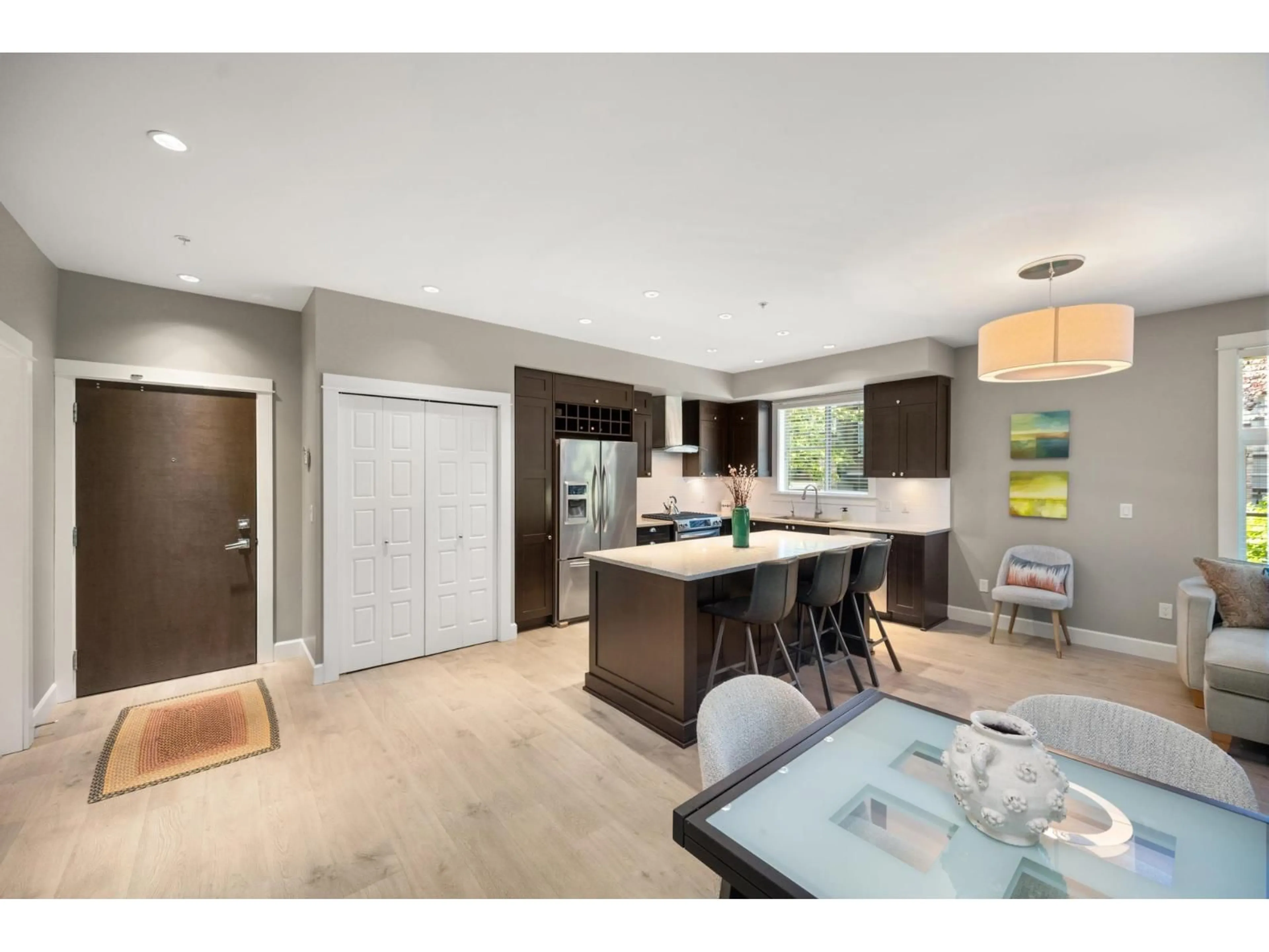 Open concept kitchen, unknown for 113 - 15185 36, Surrey British Columbia V3Z4R3