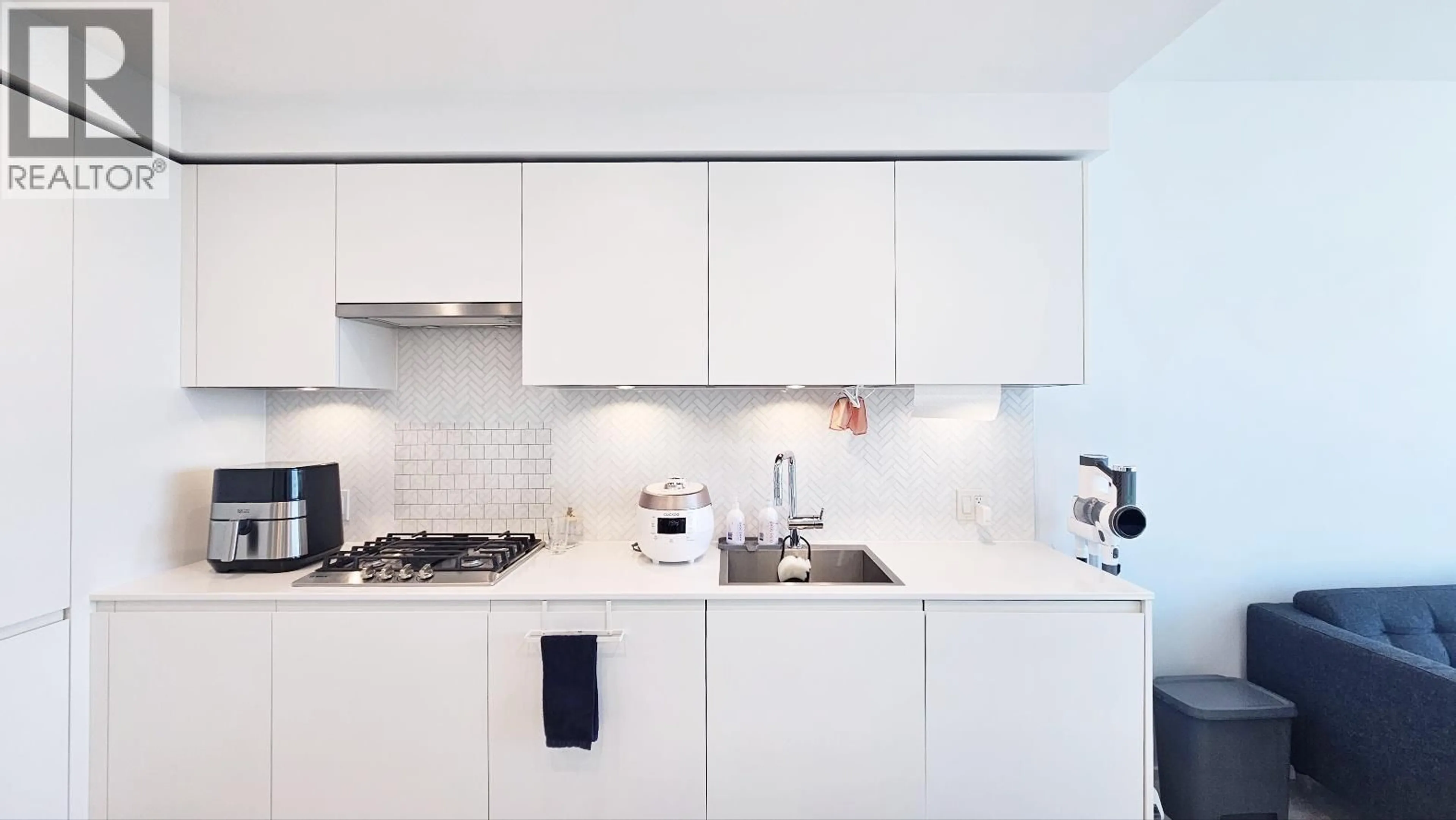 Standard kitchen, unknown for 2408 - 3809 EVERGREEN PLACE, Burnaby British Columbia V3J0M1
