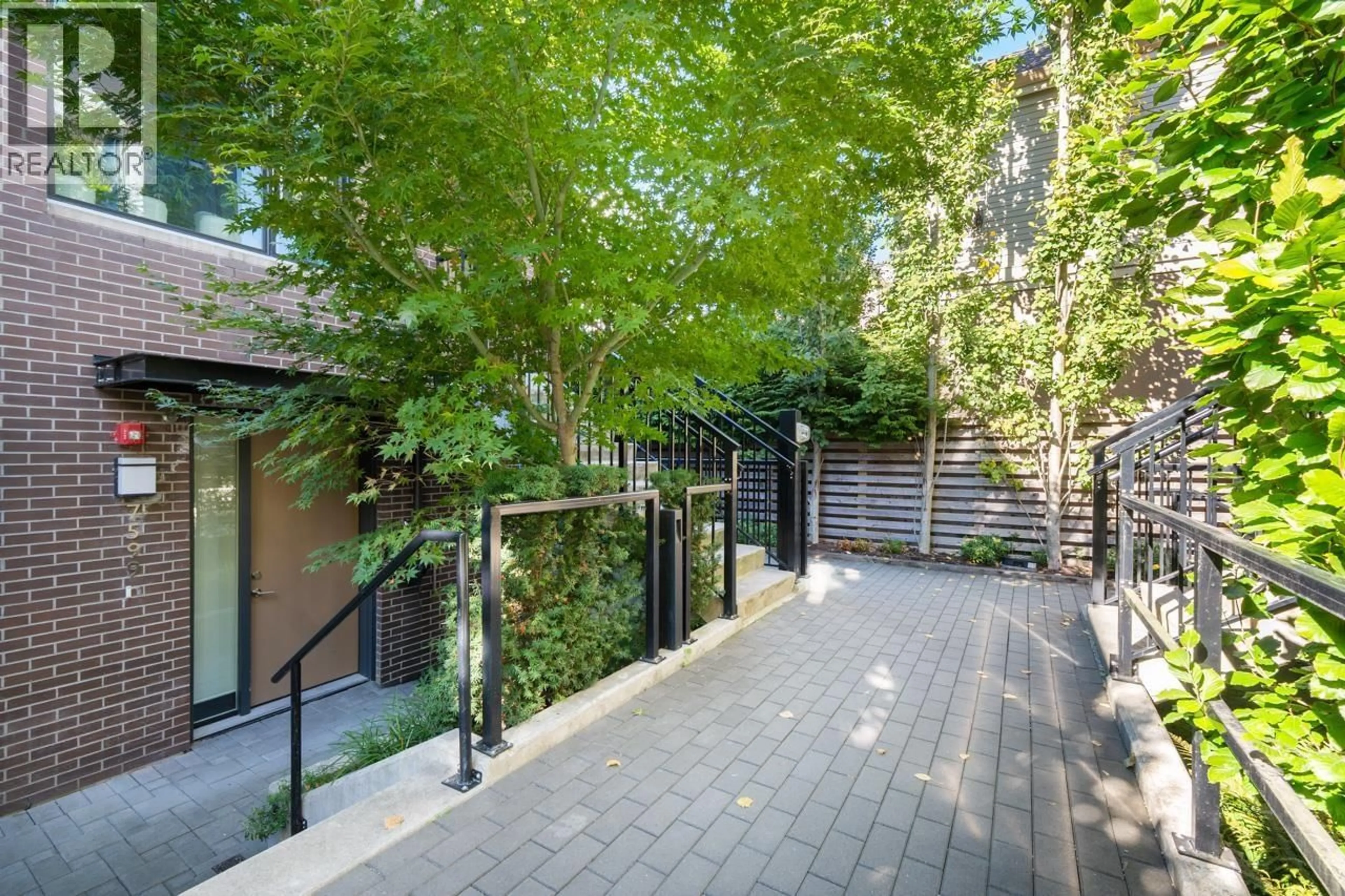 Patio, street for 7599 YUKON STREET, Vancouver British Columbia V5X2Y4