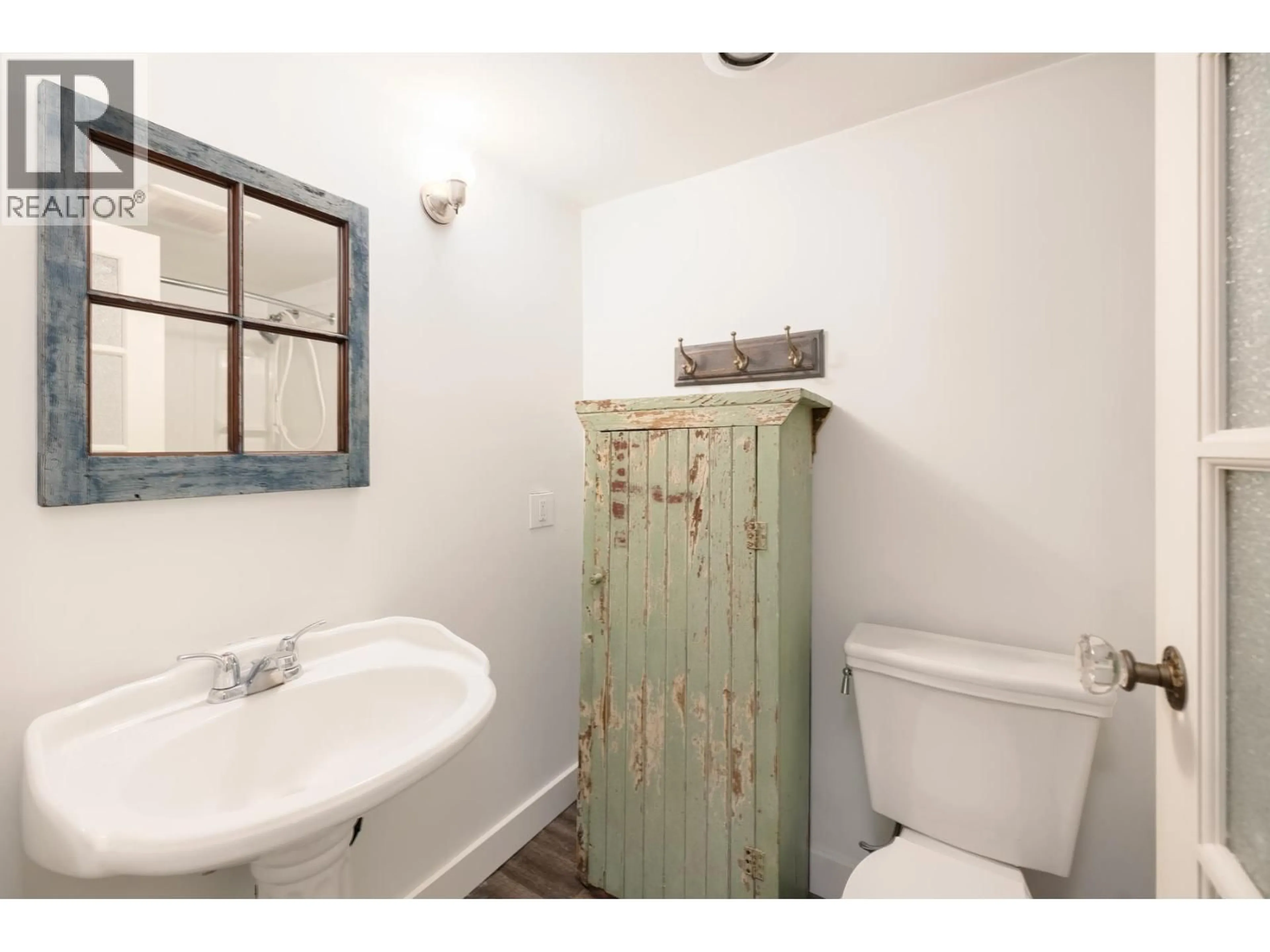 Standard bathroom, unknown for 201 - 1515 5TH AVENUE, Vancouver British Columbia V5N1L6