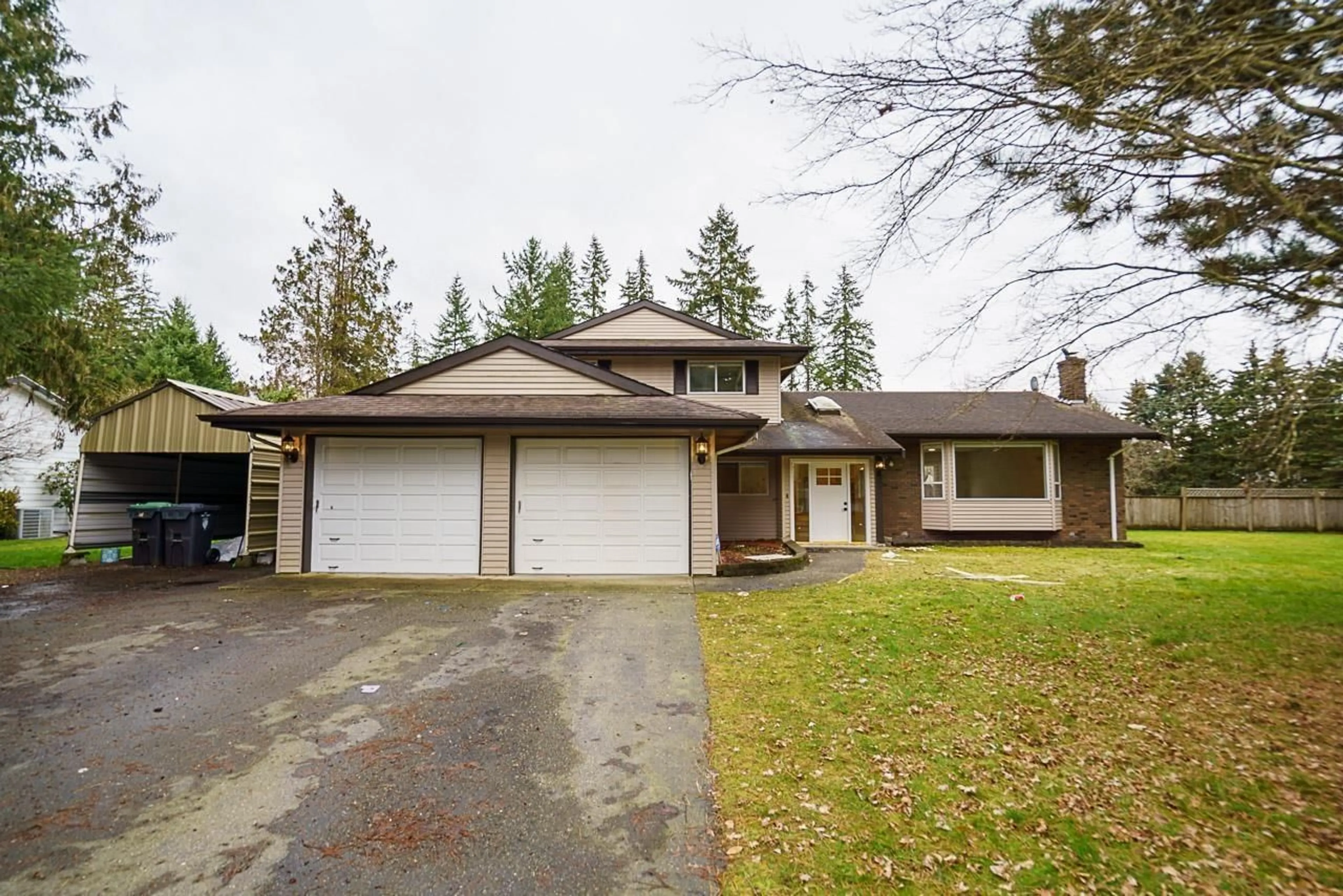 Unknown for 25016 59, Langley British Columbia V4W1T4