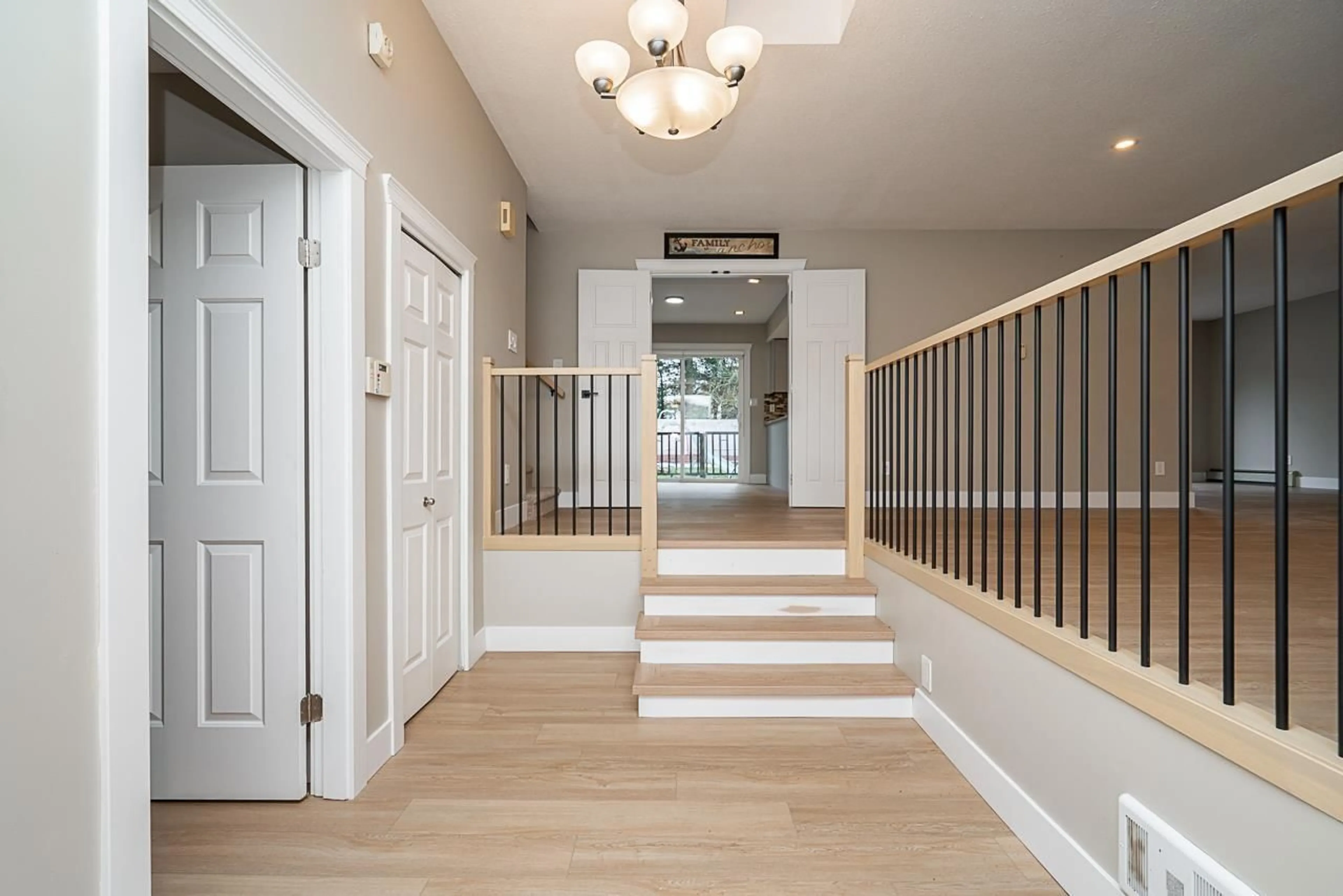 Indoor entryway for 25016 59, Langley British Columbia V4W1T4