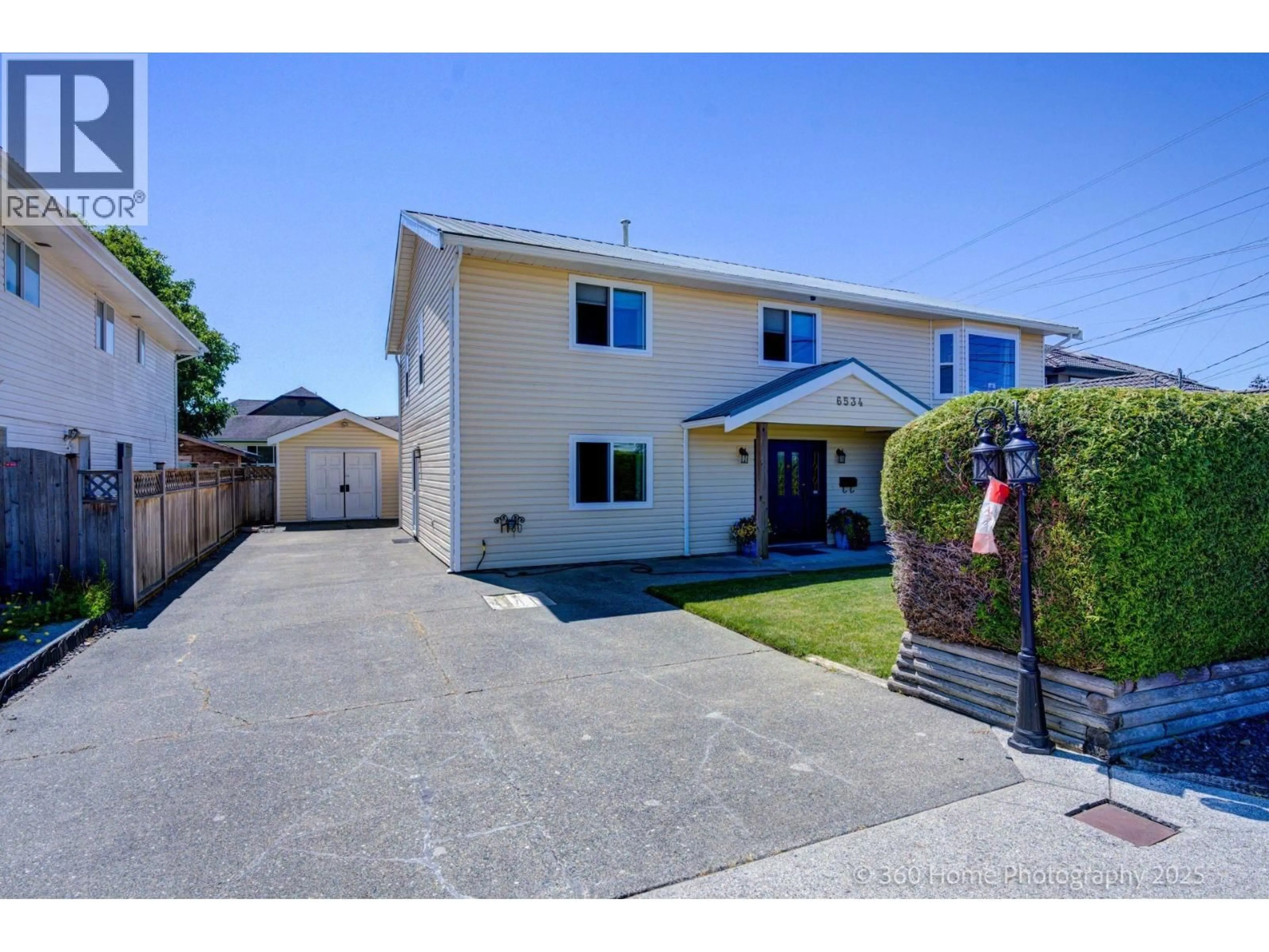 A pic from outside/outdoor area/front of a property/back of a property/a pic from drone, street for 6534 HOLLY PARK DRIVE, Delta British Columbia V4K4Y7