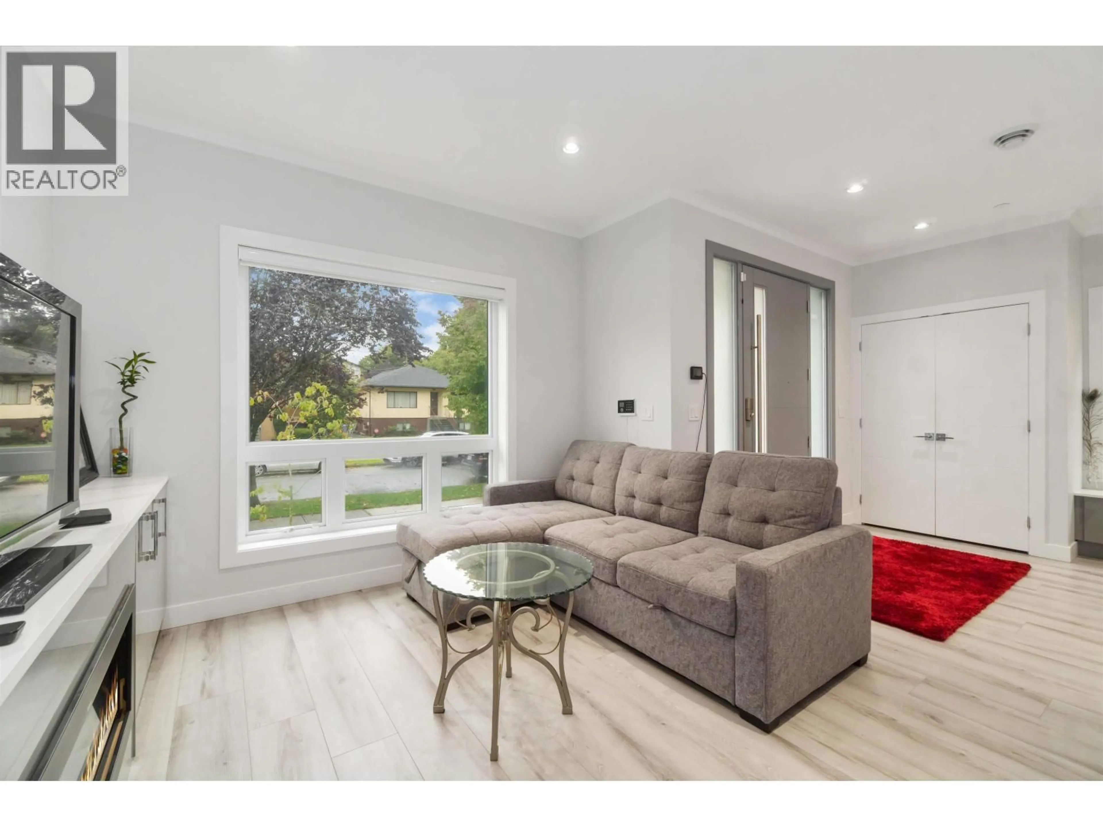 Living room with furniture, unknown for 2577 PARKER STREET, Vancouver British Columbia V5K2T2