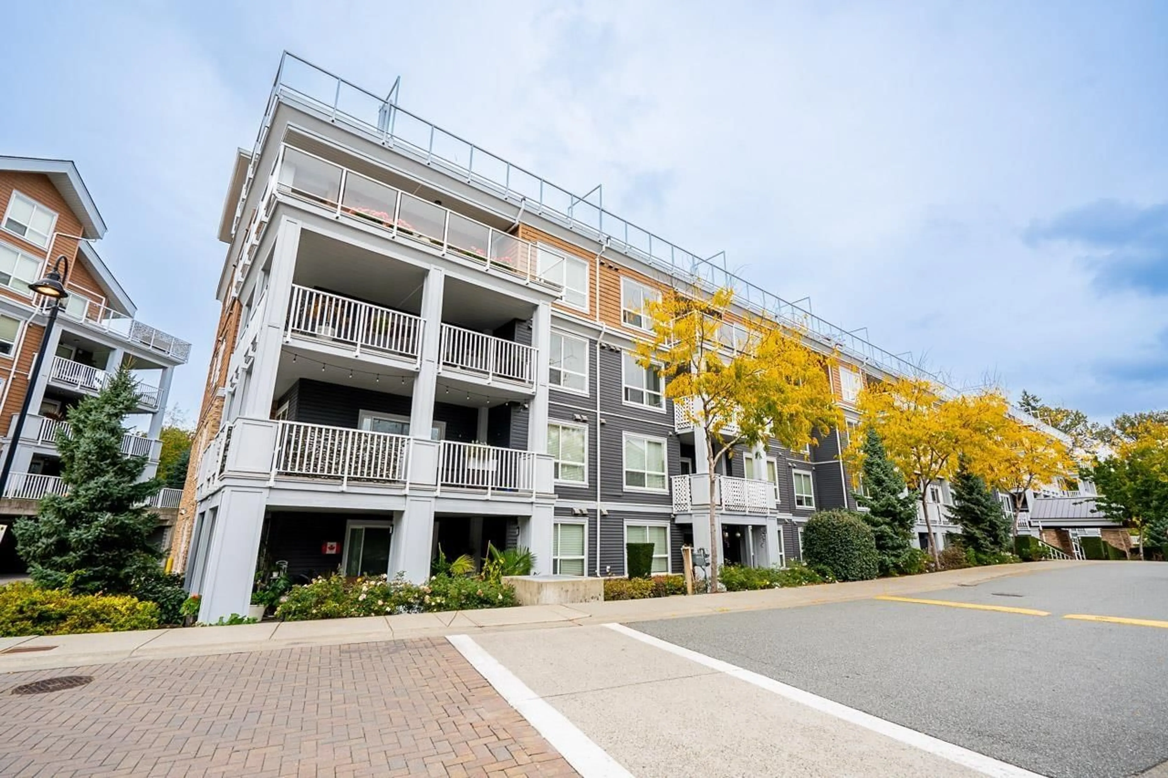 Patio, unknown for 214 - 6470 194, Surrey British Columbia V4N6J9