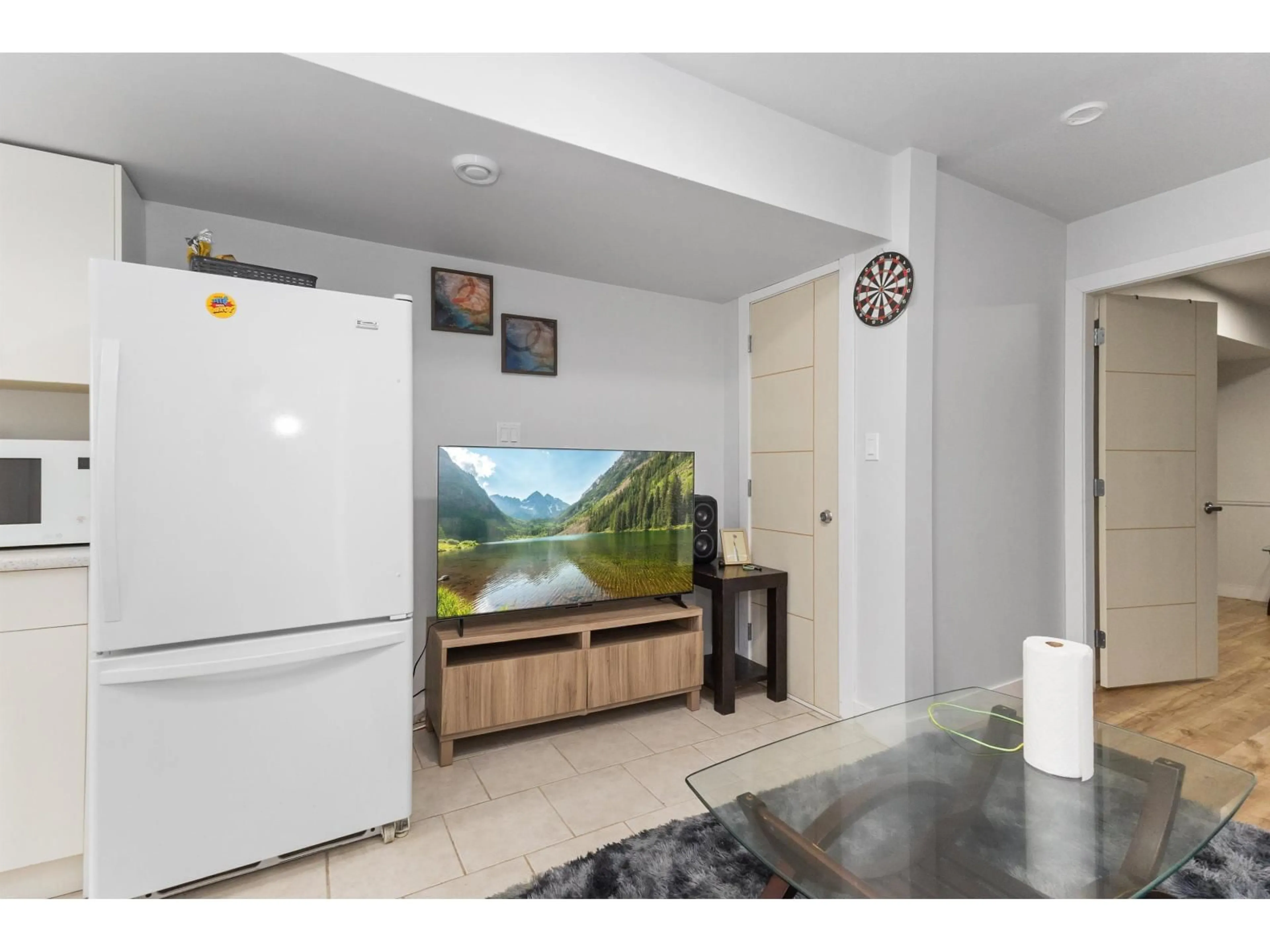Indoor entryway for 8221 MILLER, Mission British Columbia V2V6H7