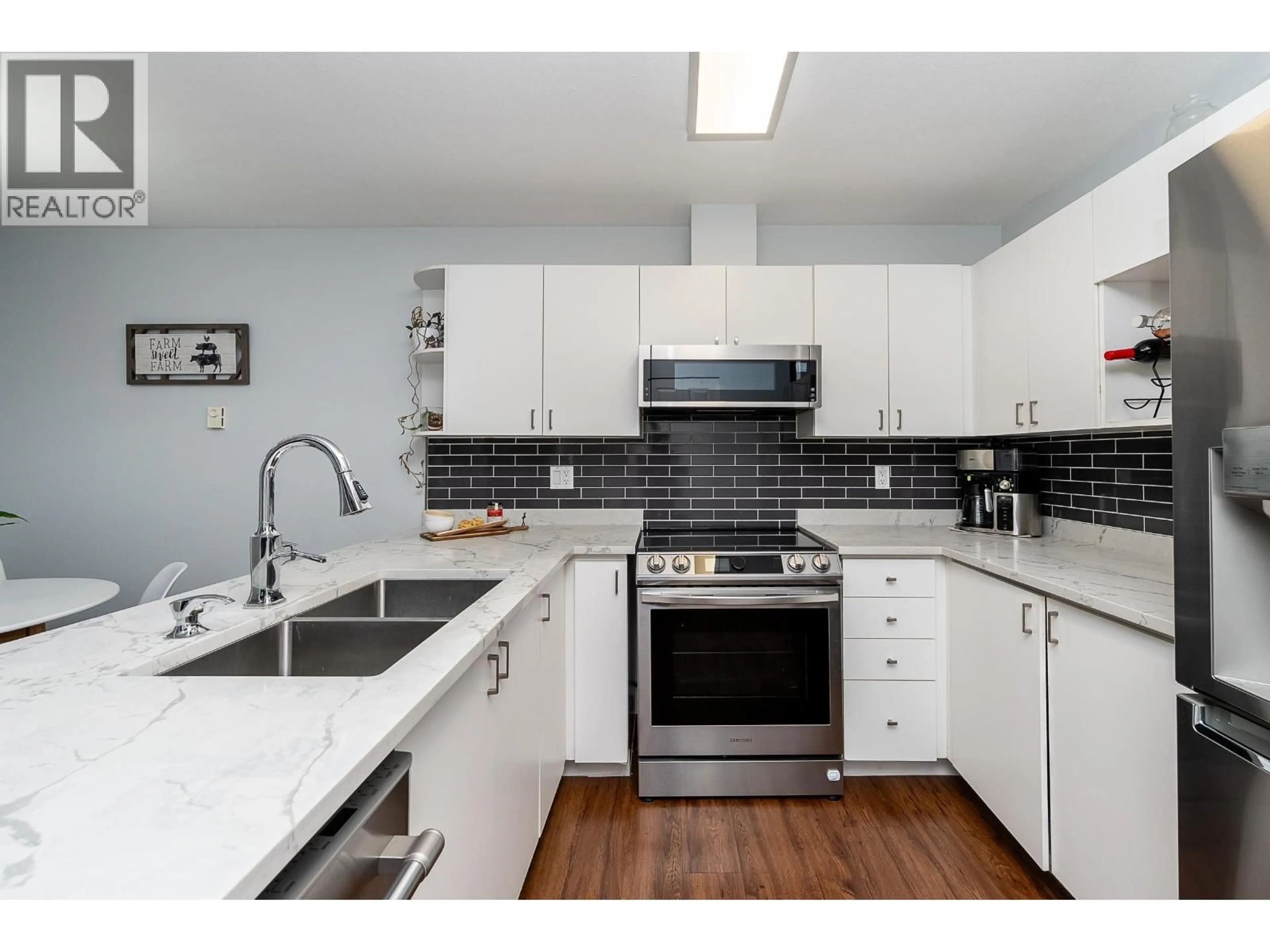 Standard kitchen, unknown for 29 - 19034 MCMYN ROAD, Pitt Meadows British Columbia V3Y2N8