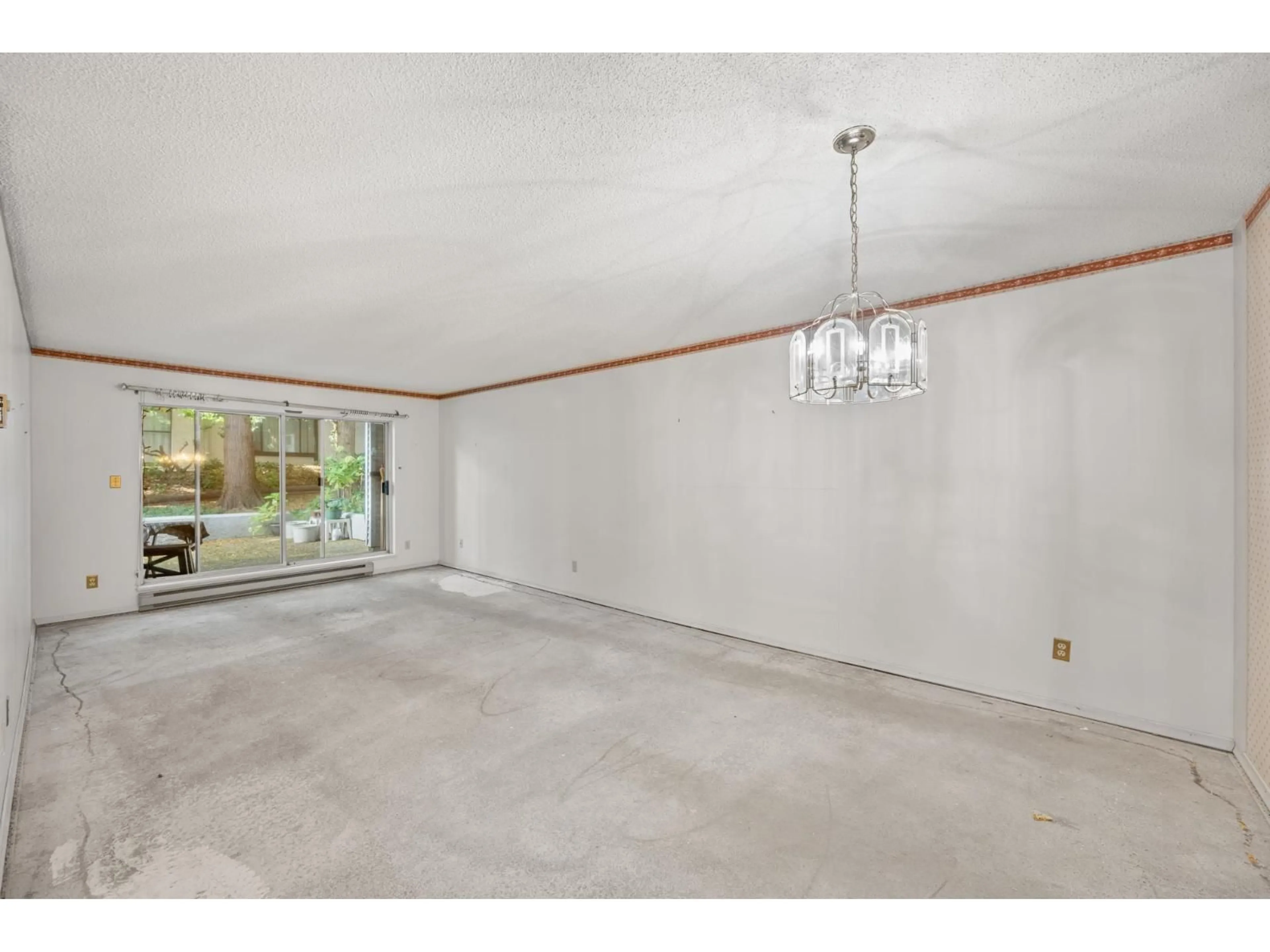 A pic of a room for 103 - 1473 BLACKWOOD, White Rock British Columbia V4B3V6