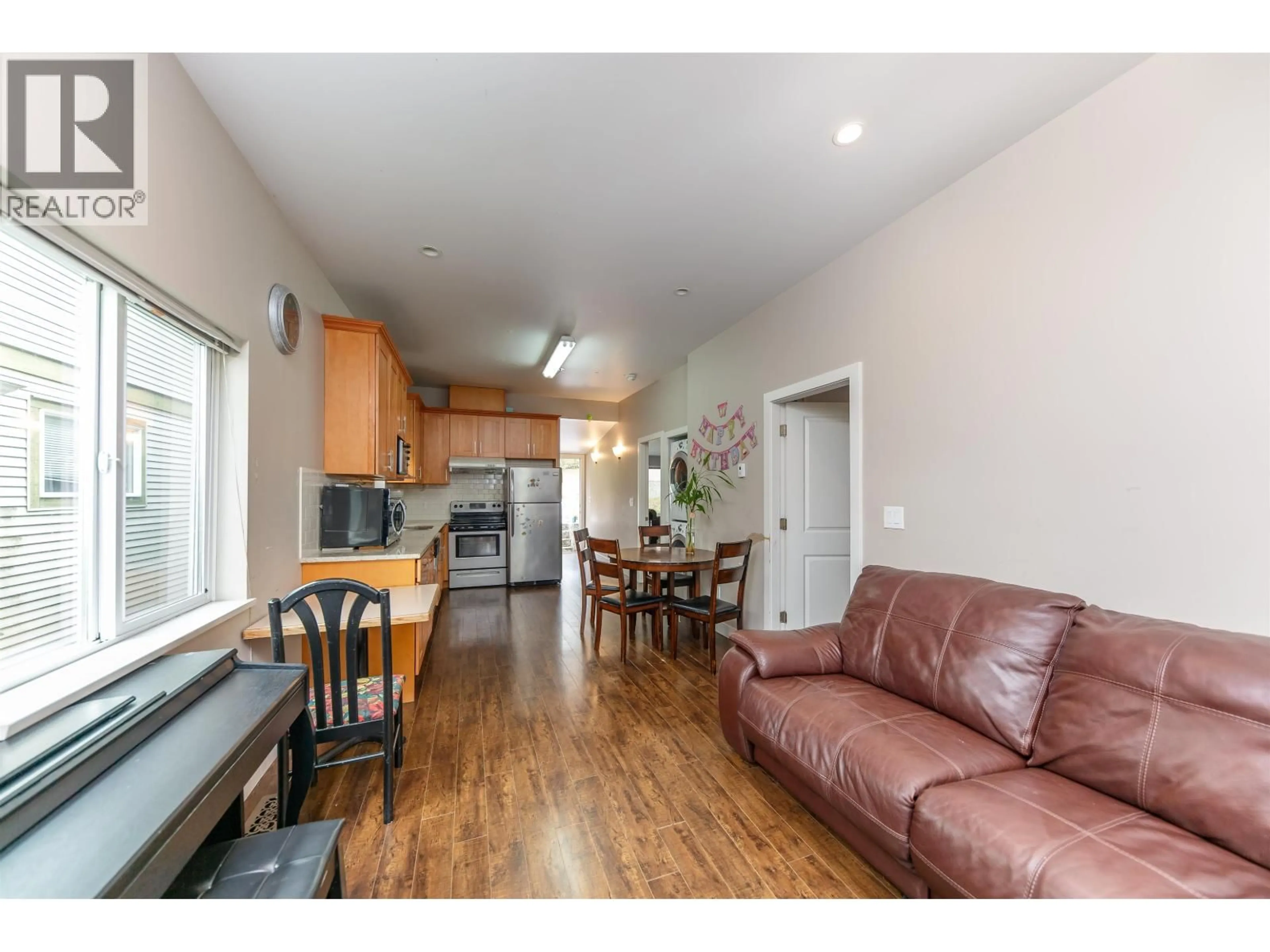Unknown for 1011 AUCKLAND STREET, New Westminster British Columbia V3M1K9