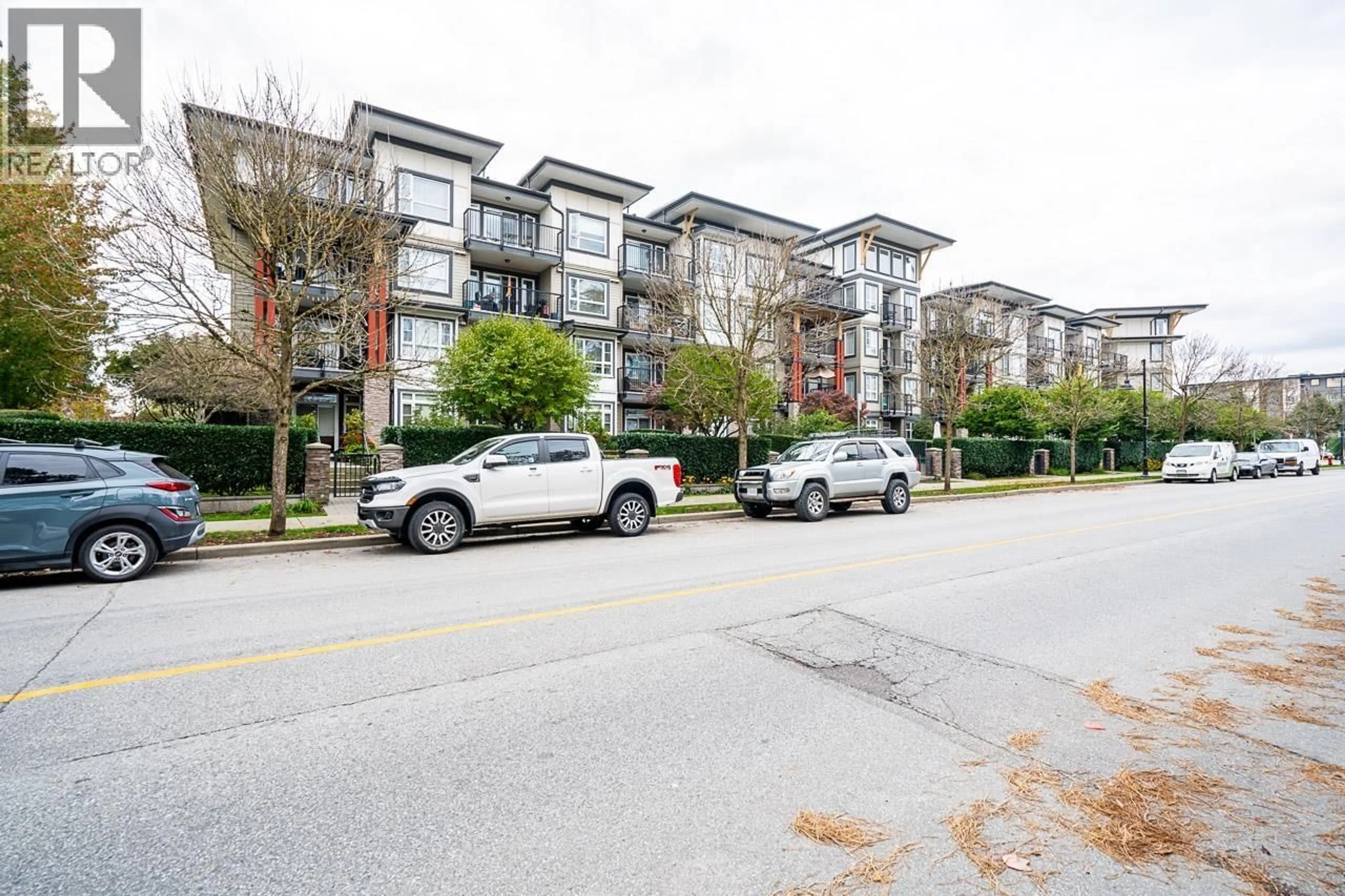 Patio, street for 417 - 12075 EDGE STREET, Maple Ridge British Columbia V2X9E3