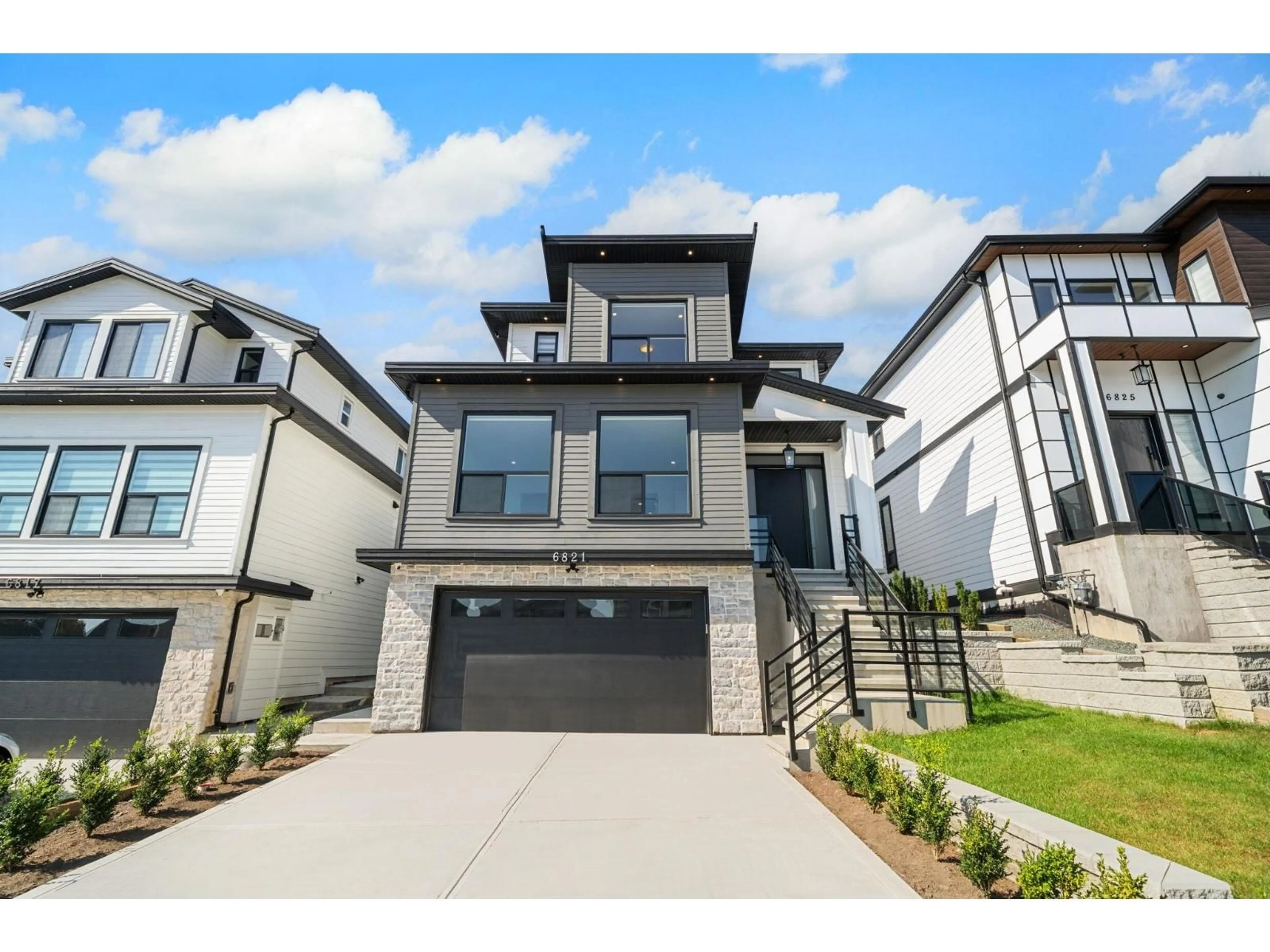 Home with vinyl exterior material, street for 6821 205, Langley British Columbia V2Y3C8
