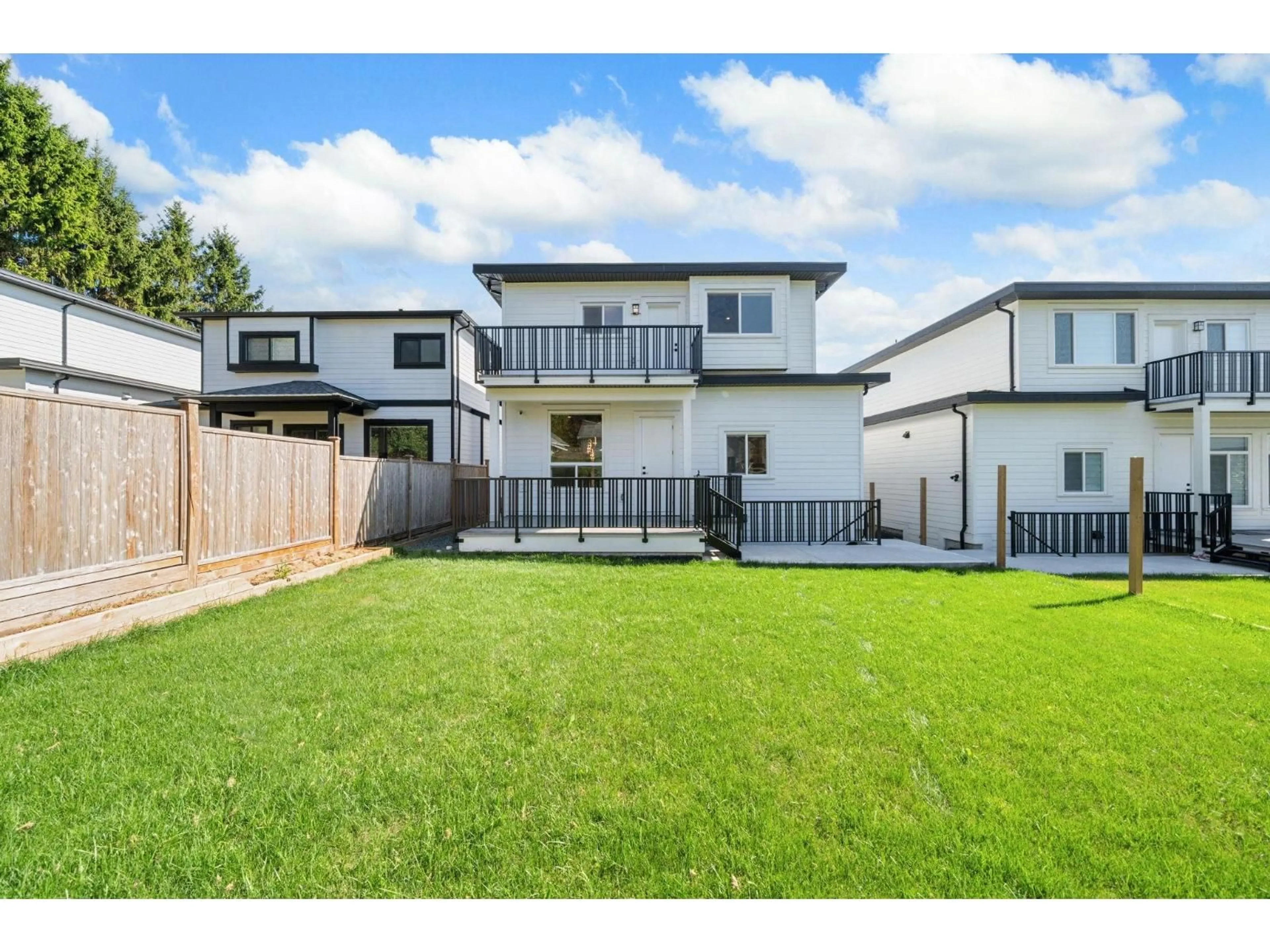 A pic from outside/outdoor area/front of a property/back of a property/a pic from drone, unknown for 6821 205, Langley British Columbia V2Y3C8