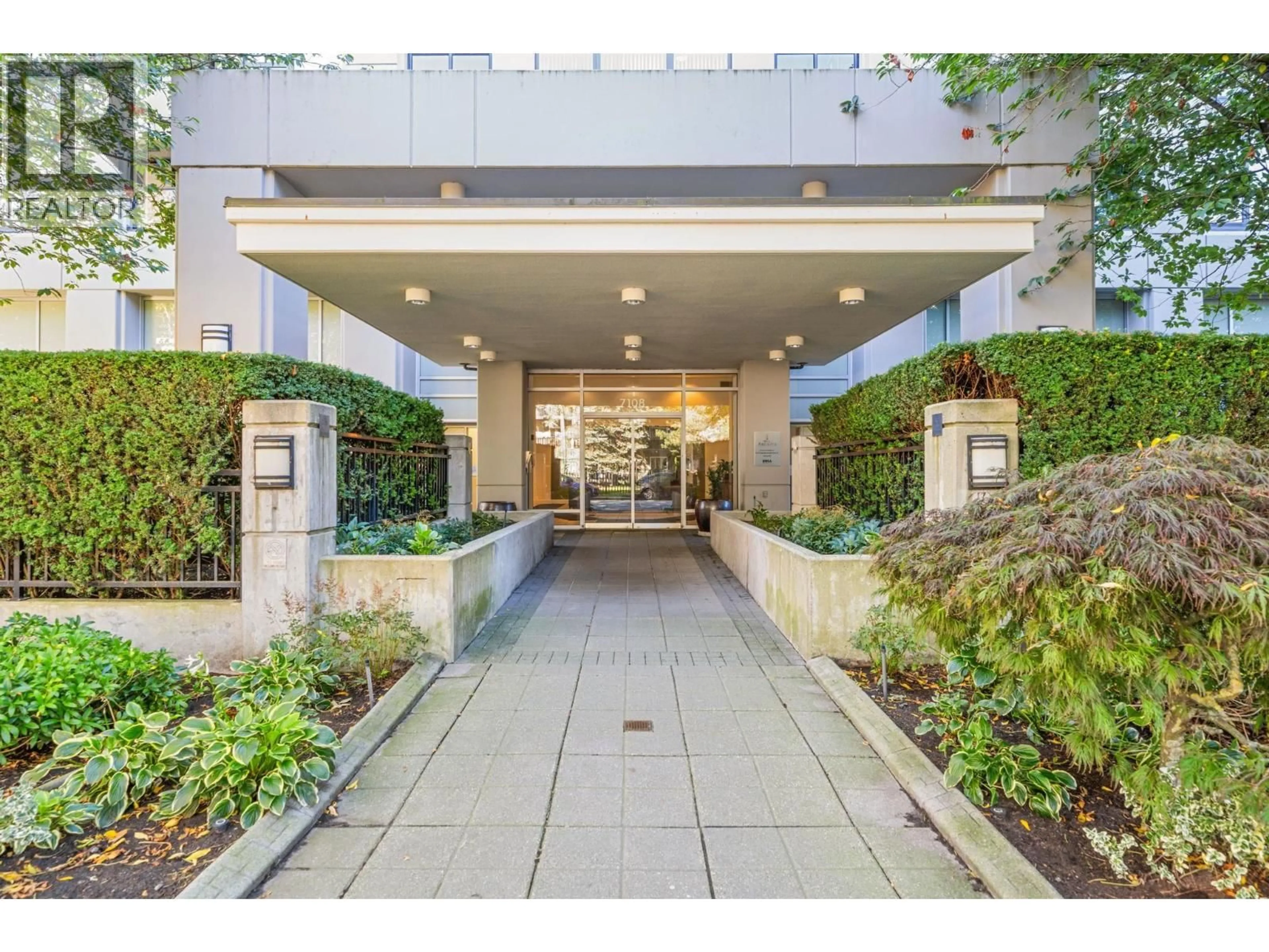 Indoor foyer for 503 - 7108 COLLIER STREET, Burnaby British Columbia V5E0A1
