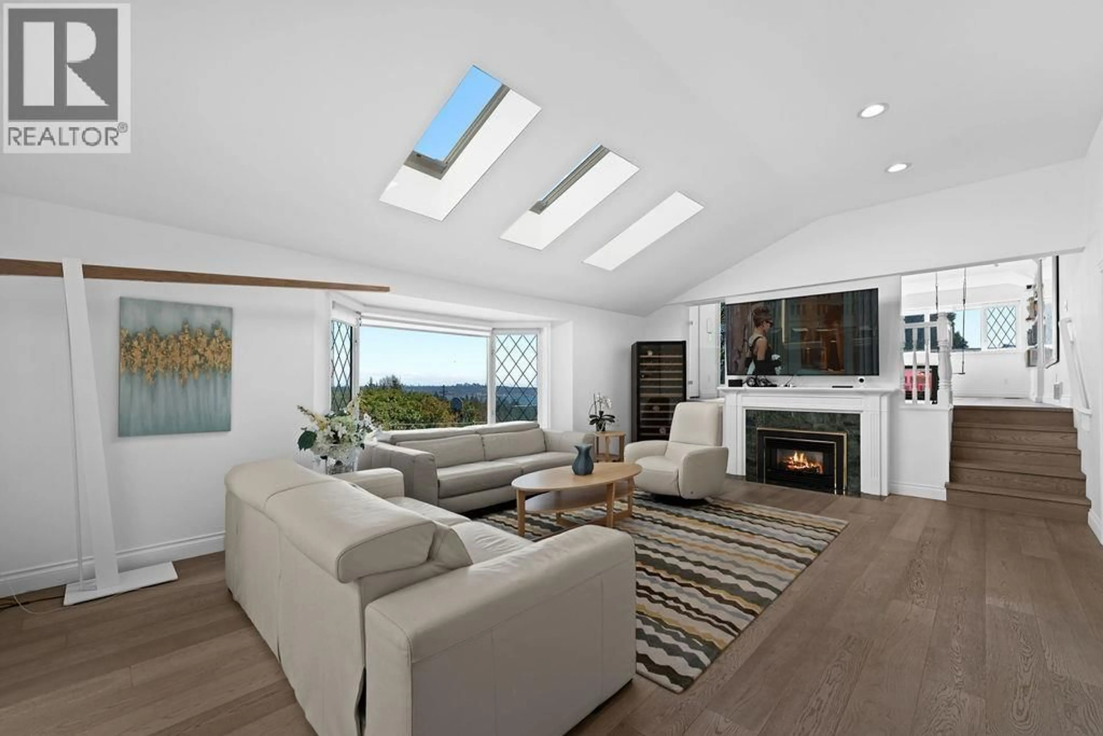 Living room with furniture, unknown for 685 KING GEORGES WAY, West Vancouver British Columbia V7S1S2