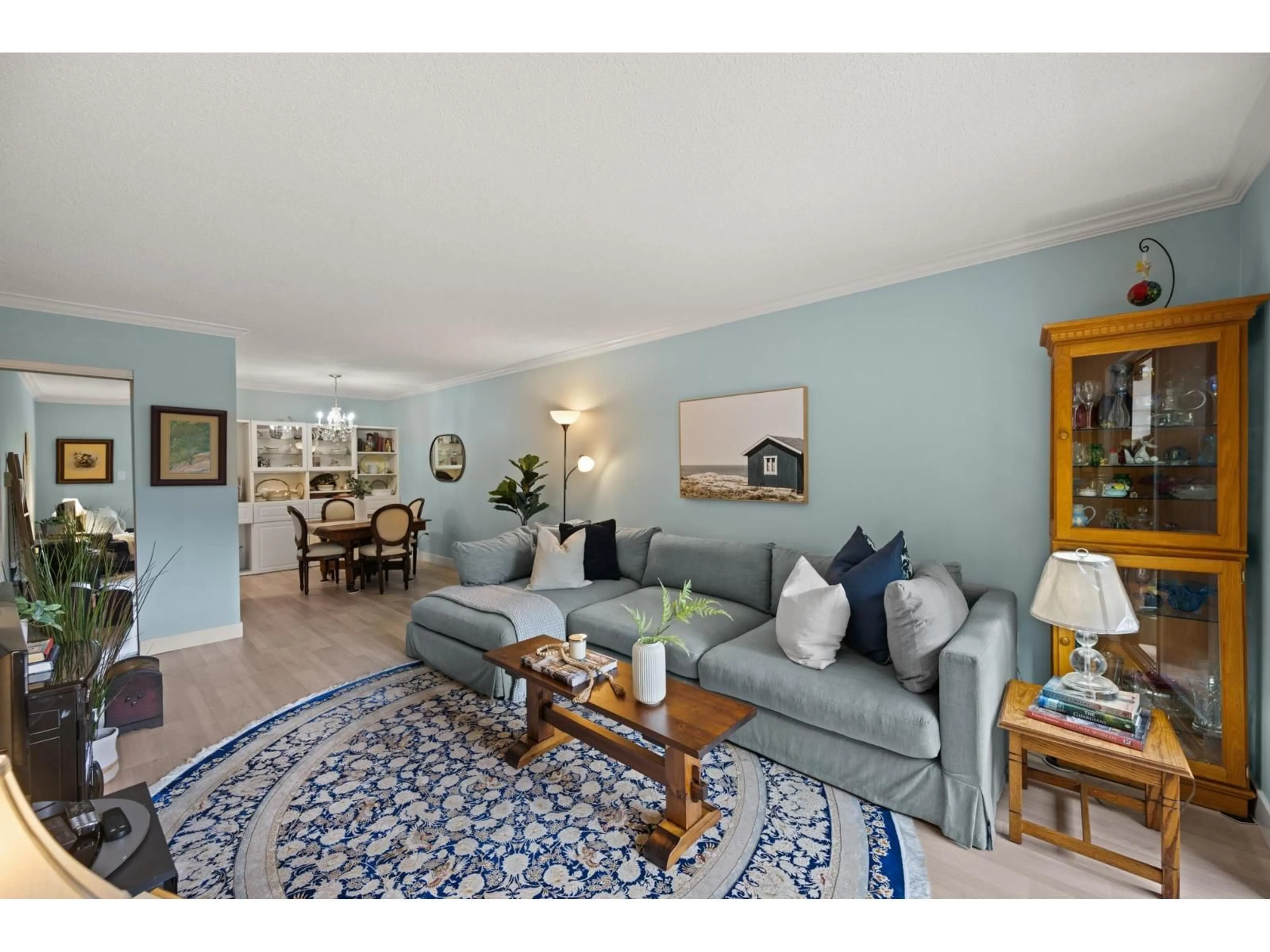 Living room with furniture, unknown for 213 - 12890 17, Surrey British Columbia V4A1T5
