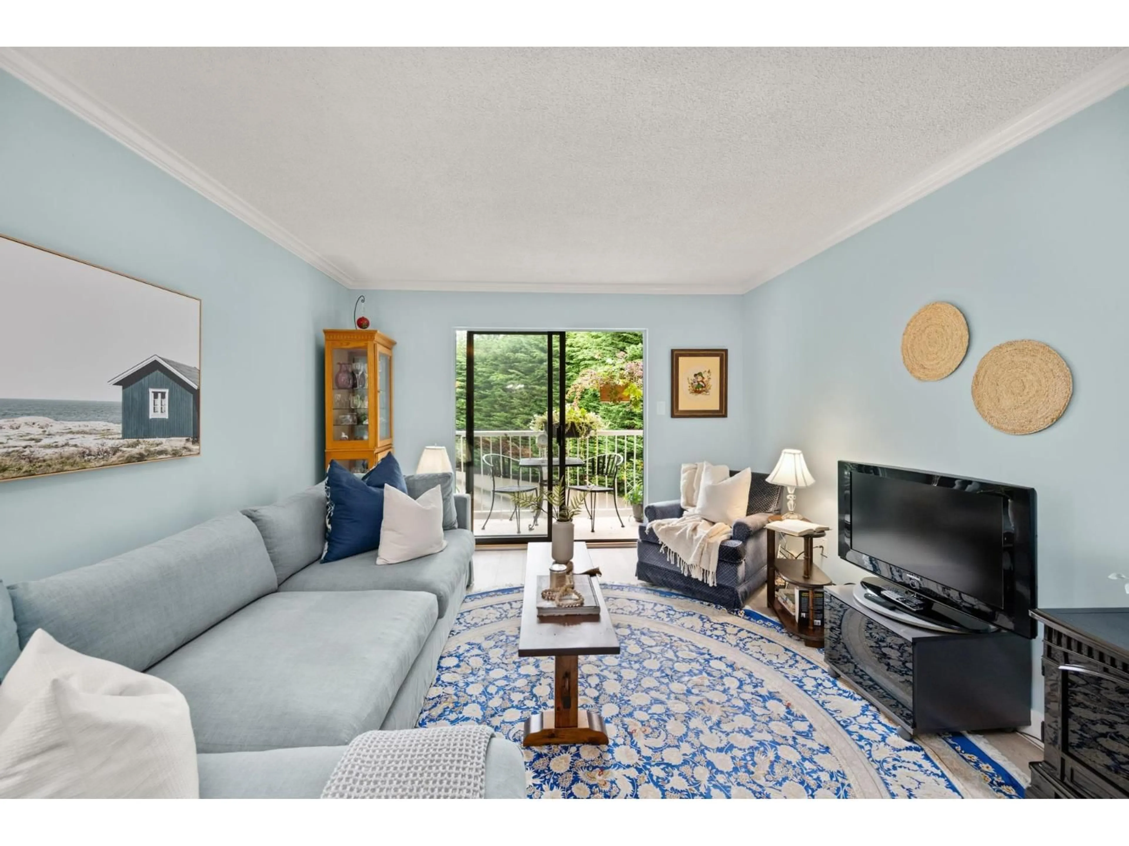 Living room with furniture, unknown for 213 - 12890 17, Surrey British Columbia V4A1T5