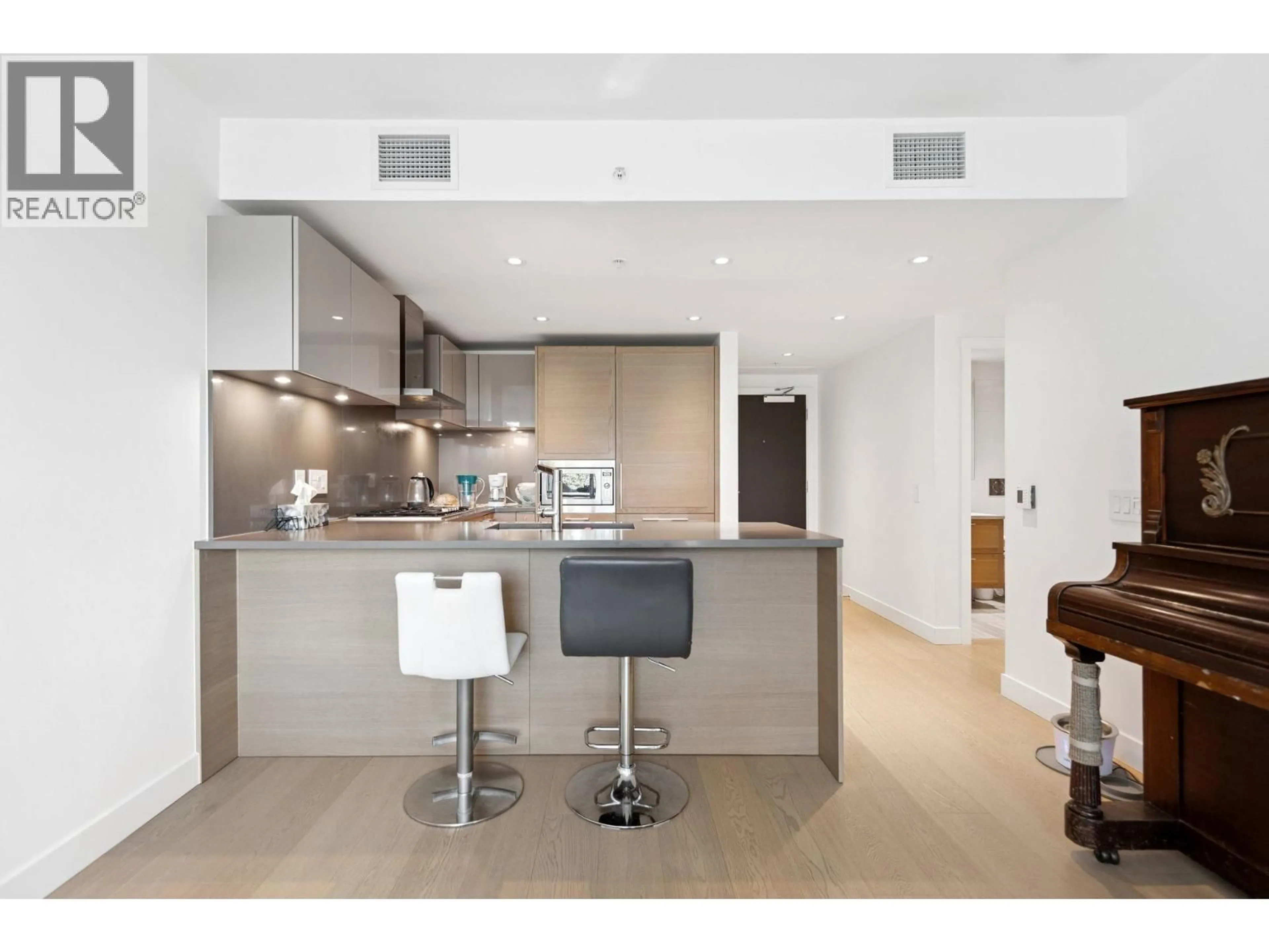 Standard kitchen, unknown for 901 - 7228 ADERA STREET, Vancouver British Columbia V6P0H8