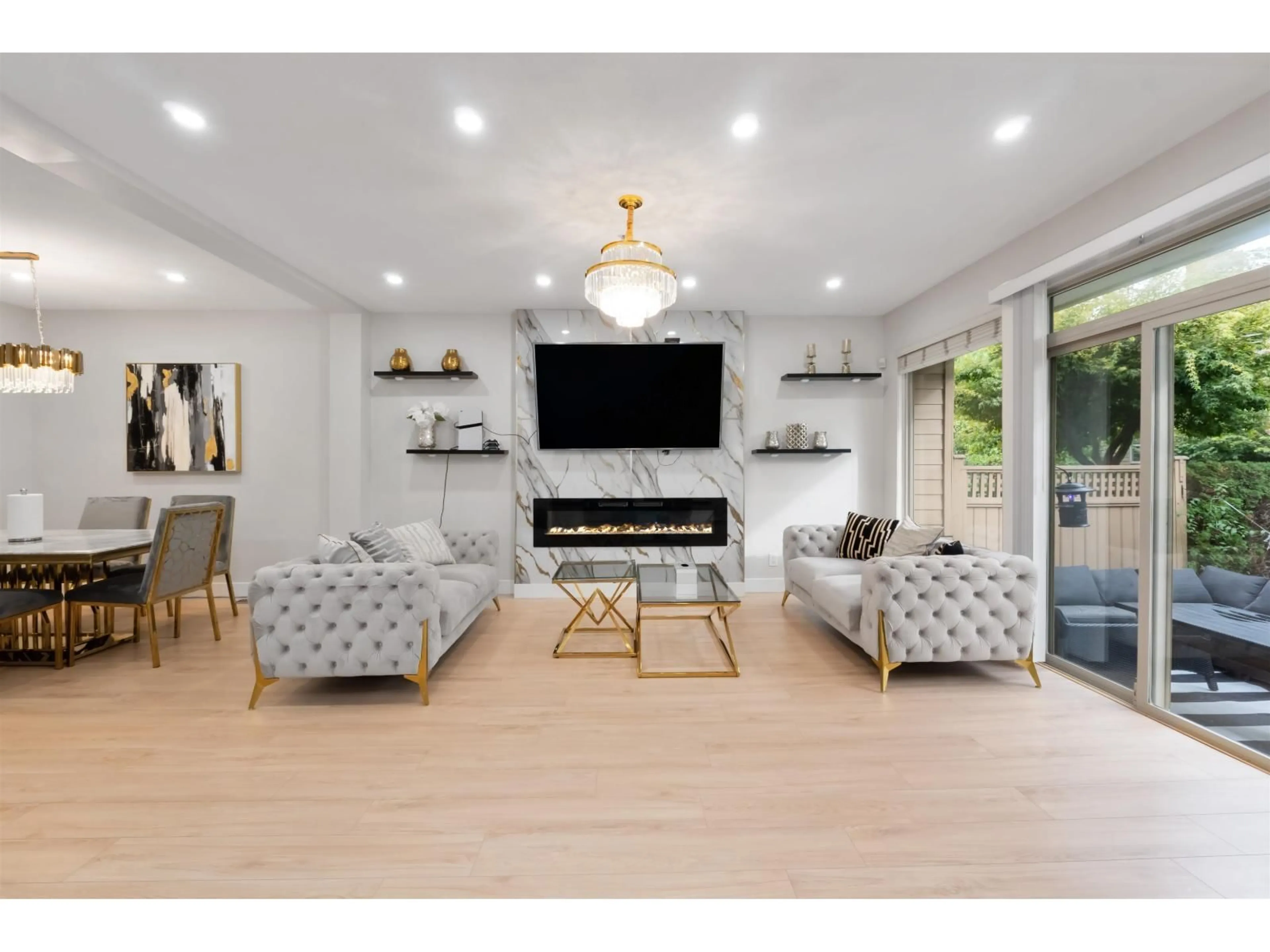 Living room with furniture, unknown for 43 - 16655 64, Surrey British Columbia V3S3V1