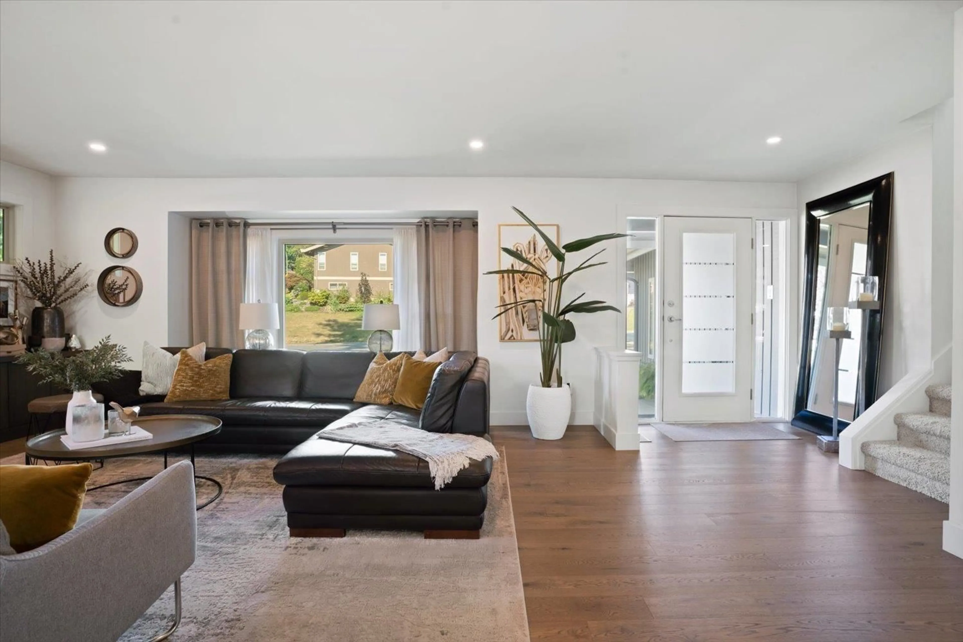 Living room with furniture, unknown for 2167 ESSEX, Abbotsford British Columbia V2S7R8
