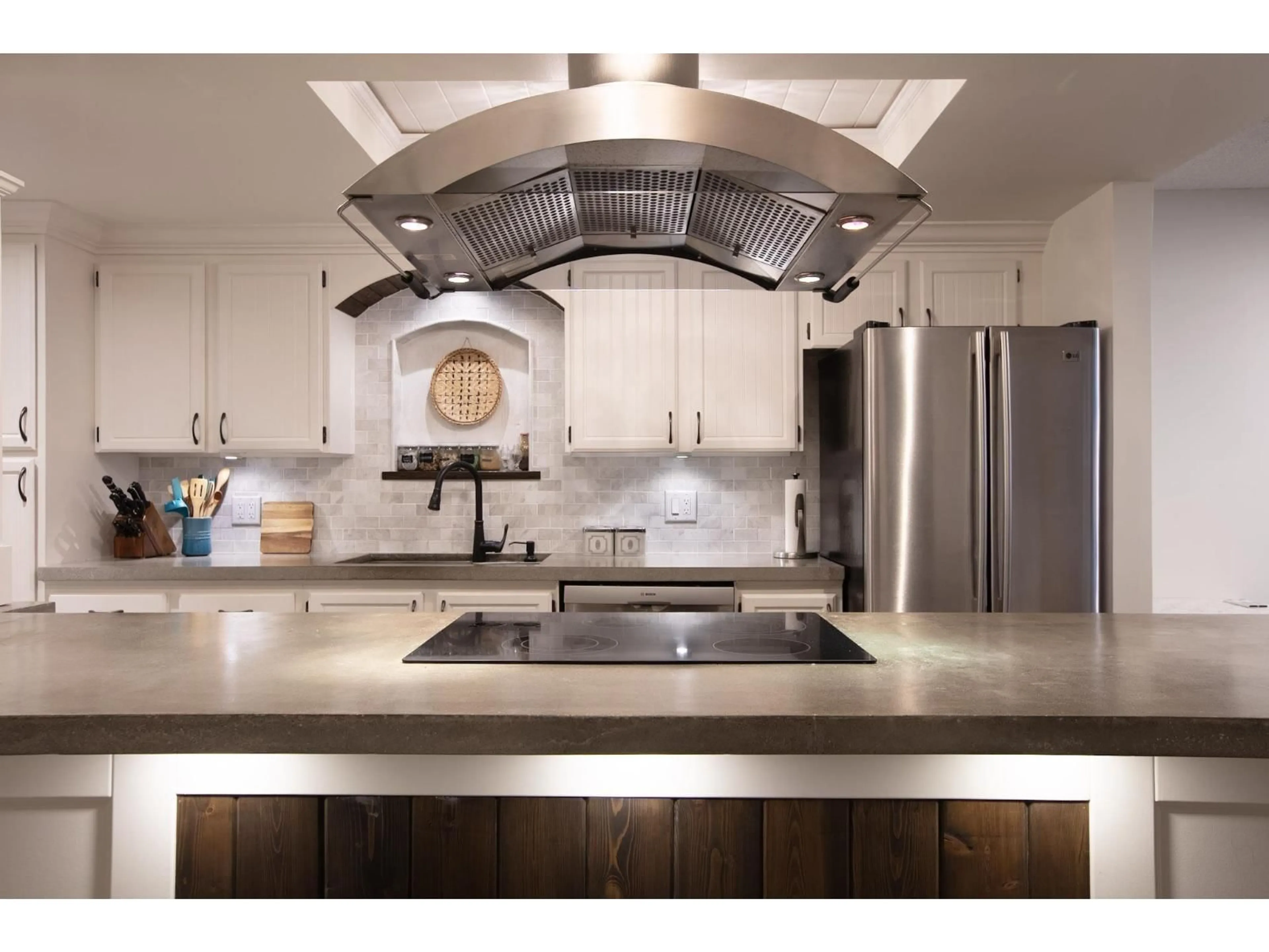 Contemporary kitchen, ceramic/tile floor for 1505 - 11881 88, Delta British Columbia V4C8A2