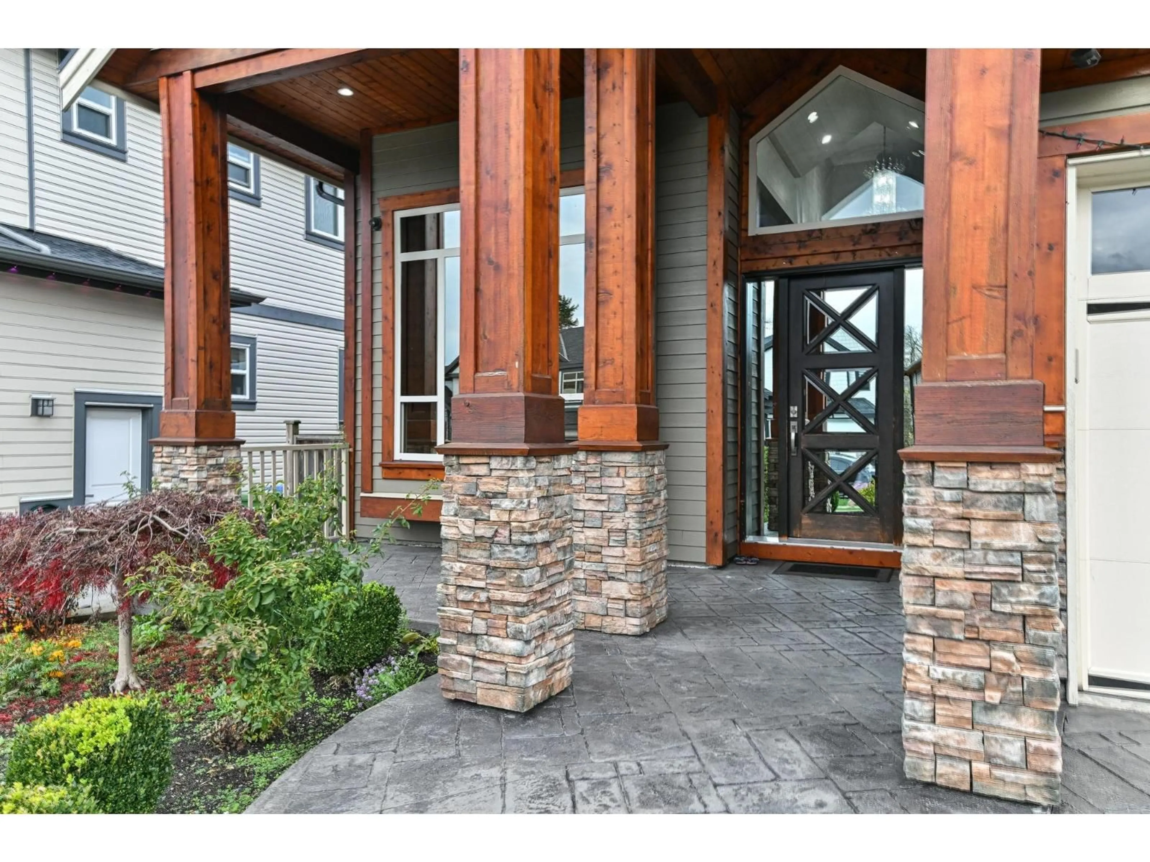 Indoor entryway for 3412 HEADWATER, Abbotsford British Columbia V2T0G4