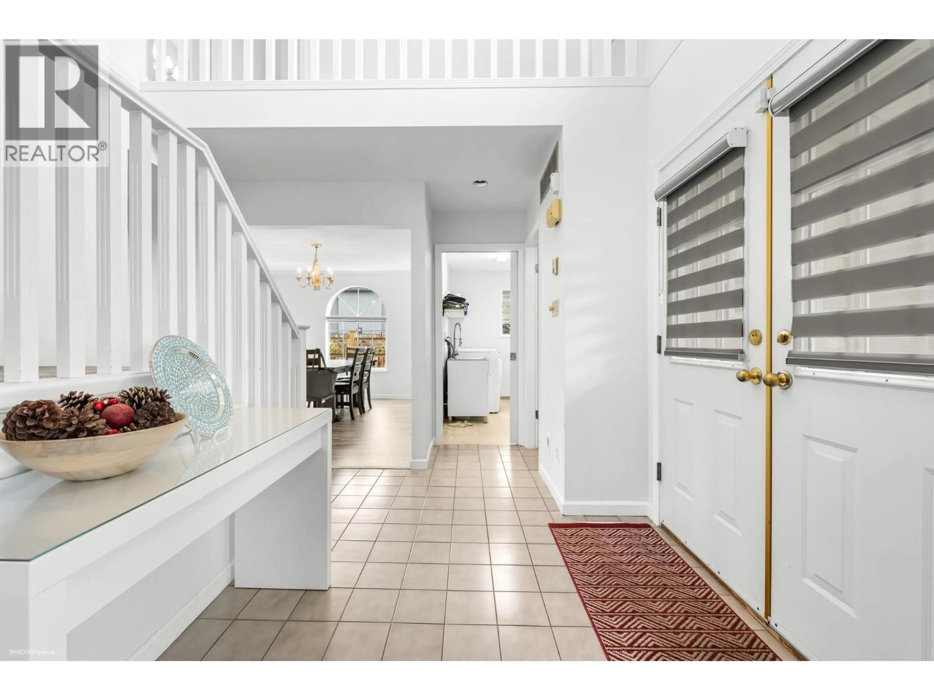 Indoor entryway for 5571 FORSYTH CRESCENT, Richmond British Columbia V7C2C2