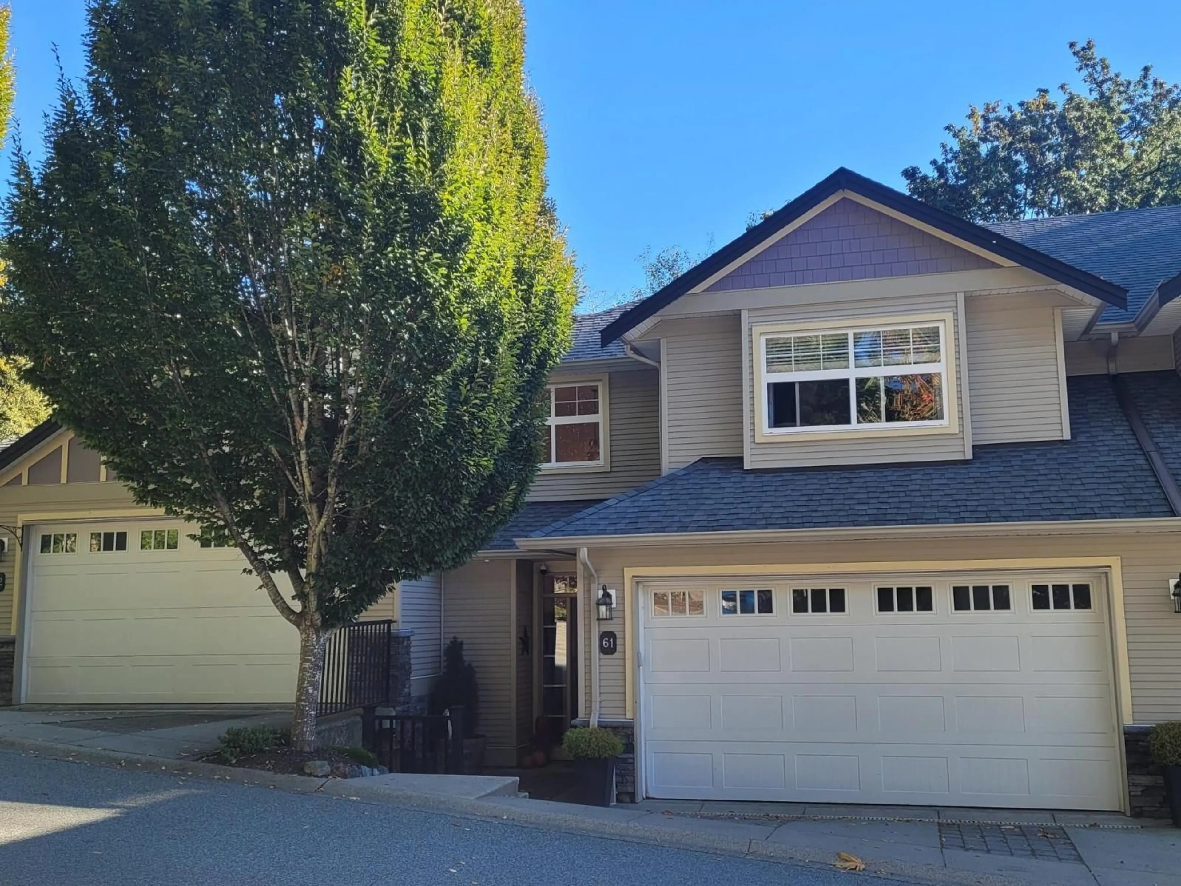 Home with vinyl exterior material, street for 61 - 36260 MCKEE, Abbotsford British Columbia V3G0A9