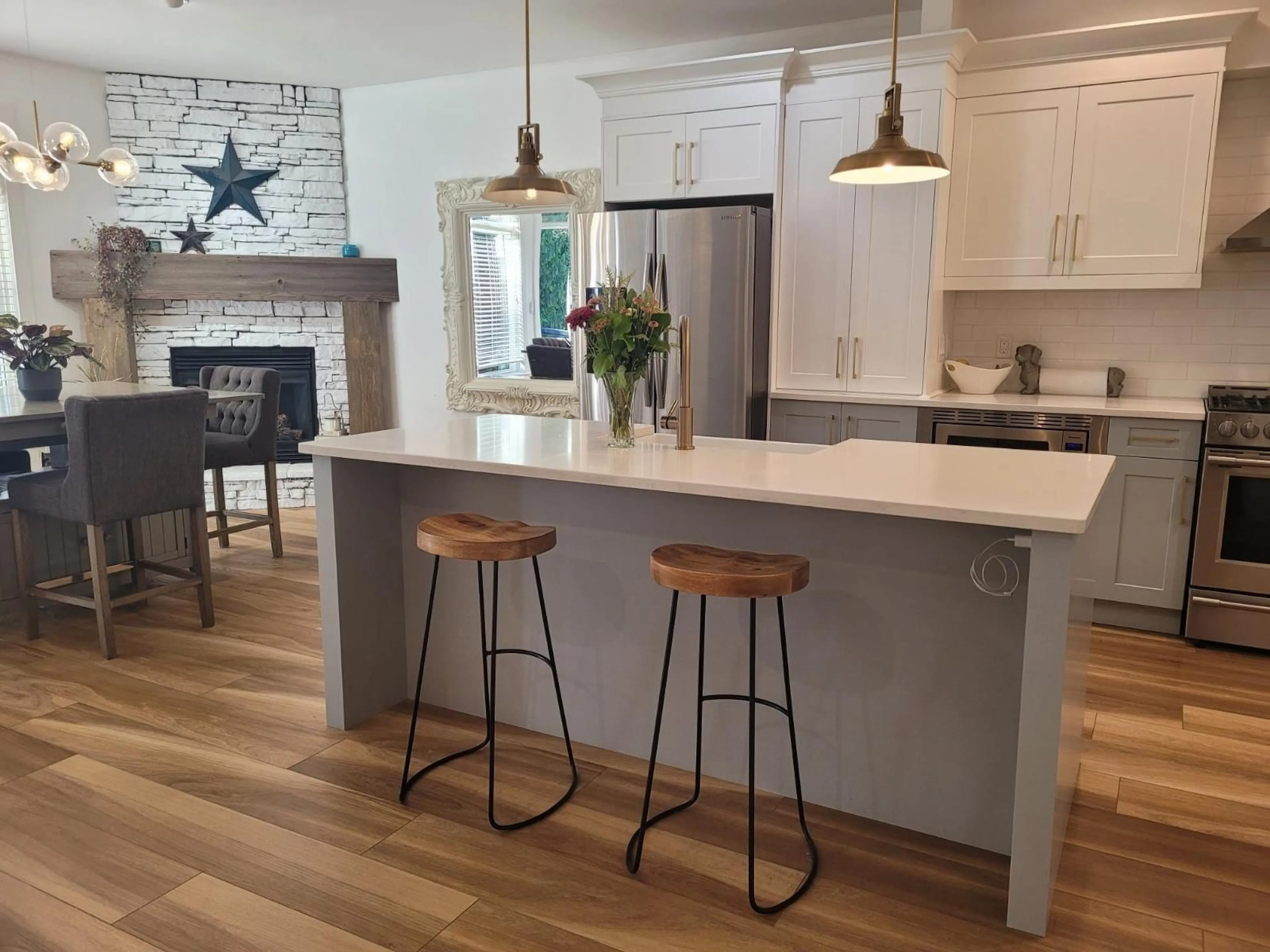 Open concept kitchen, wood/laminate floor for 61 - 36260 MCKEE, Abbotsford British Columbia V3G0A9