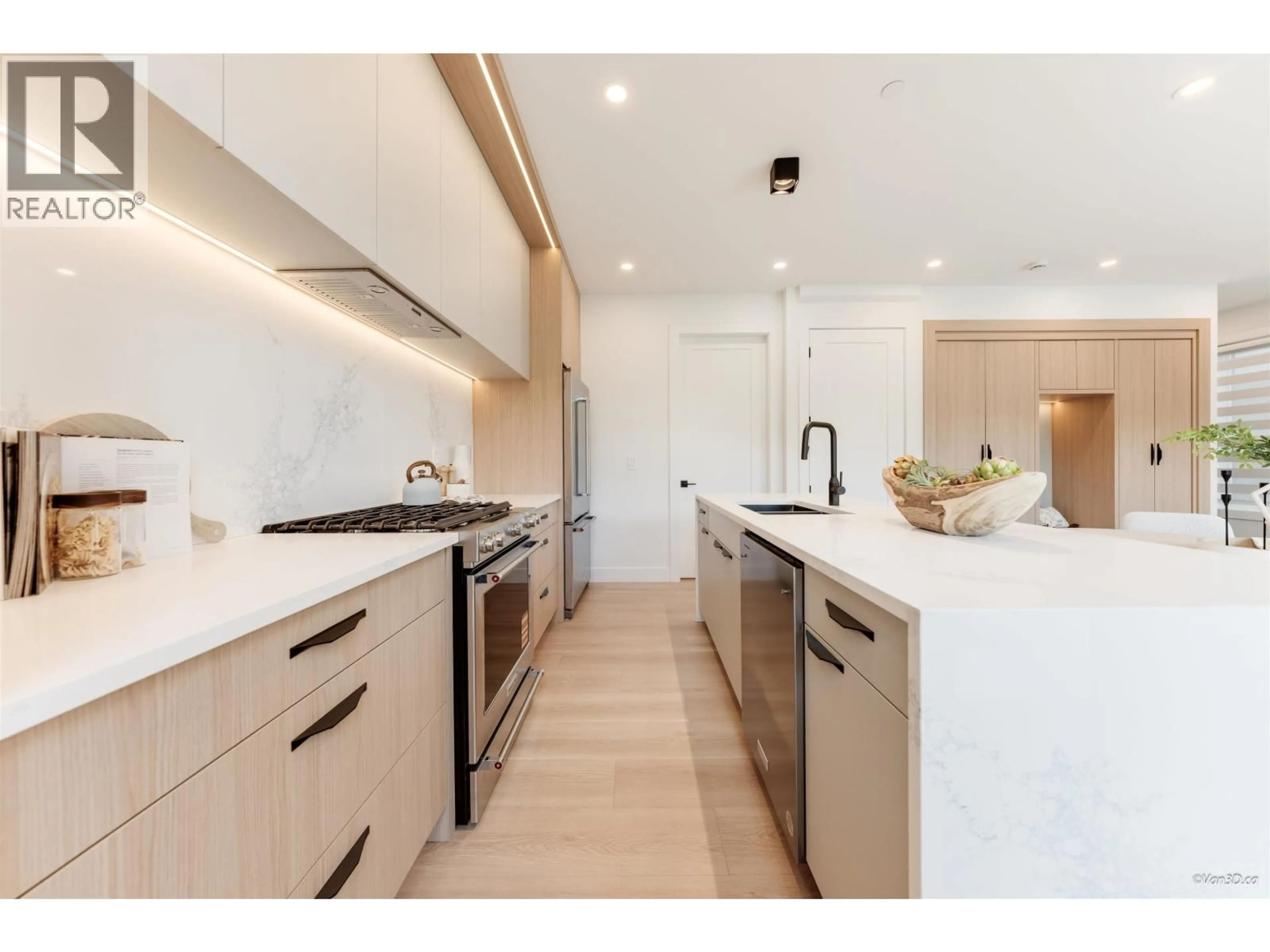 Contemporary kitchen, unknown for 2 - 3121 46TH AVENUE, Vancouver British Columbia V5S1B1