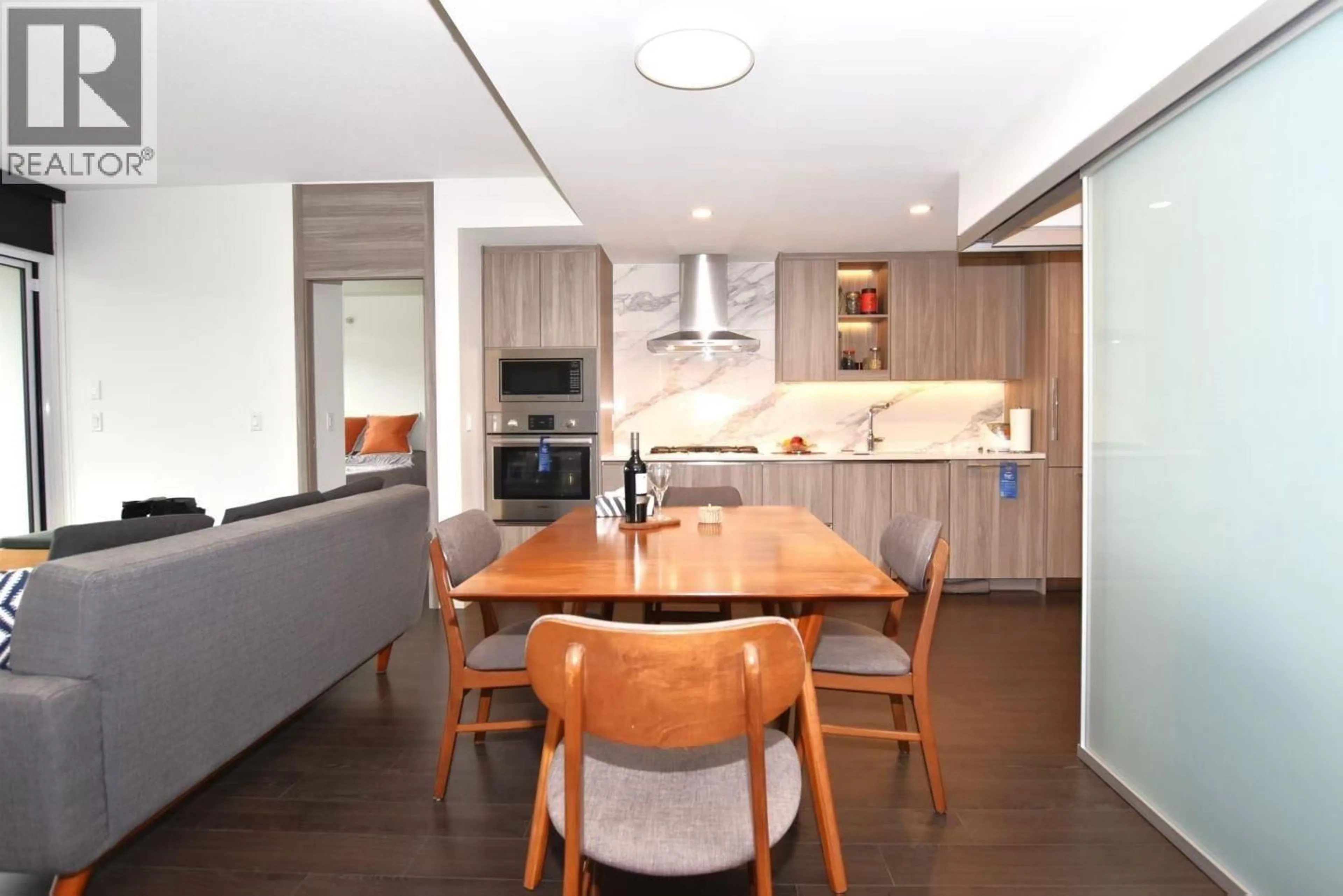 Contemporary kitchen, unknown for 608 - 4890 LOUGHEED HIGHWAY, Burnaby British Columbia V5C0N2