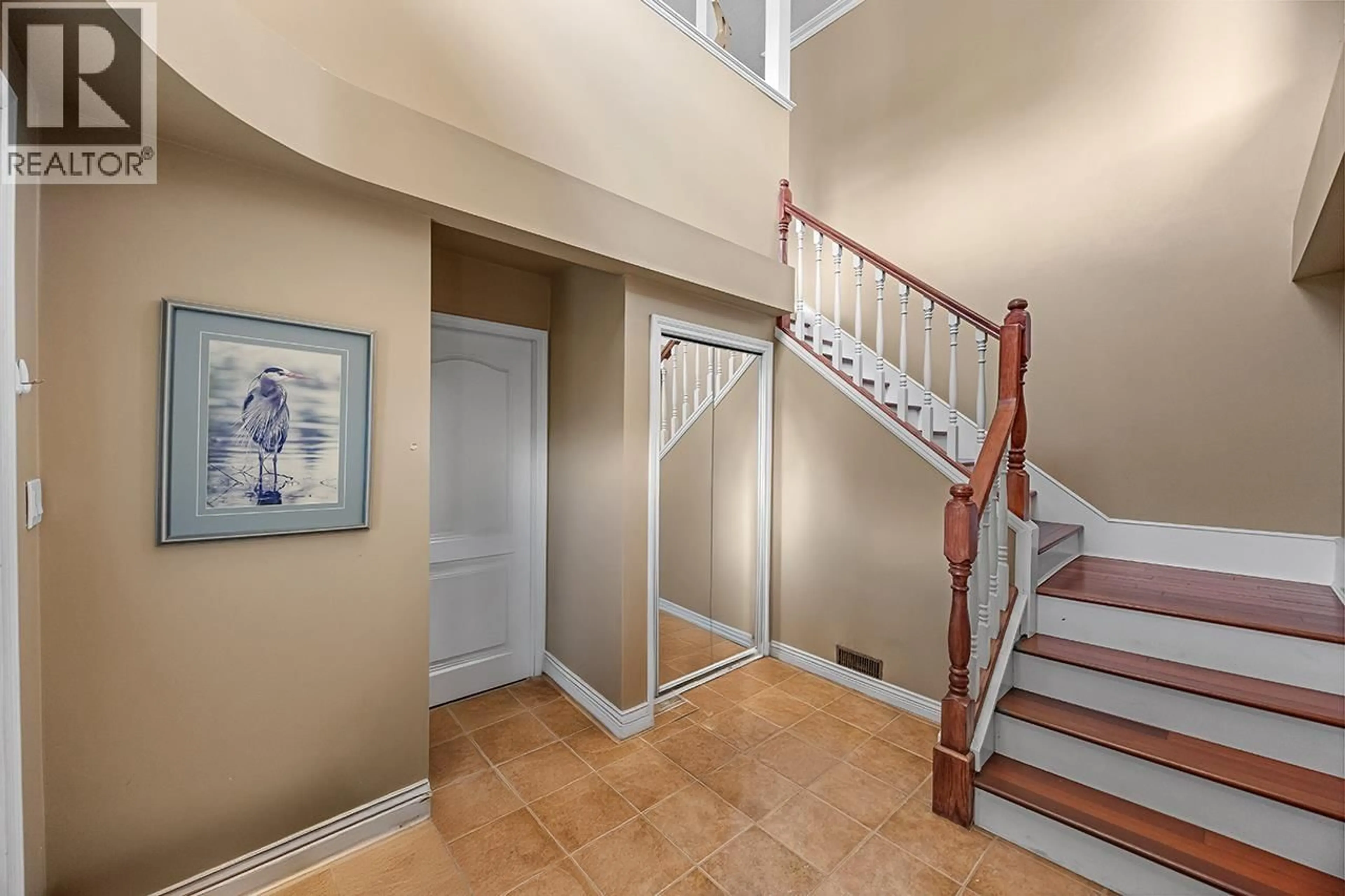 Indoor foyer for 5453 NORFOLK STREET, Burnaby British Columbia V5G1G3