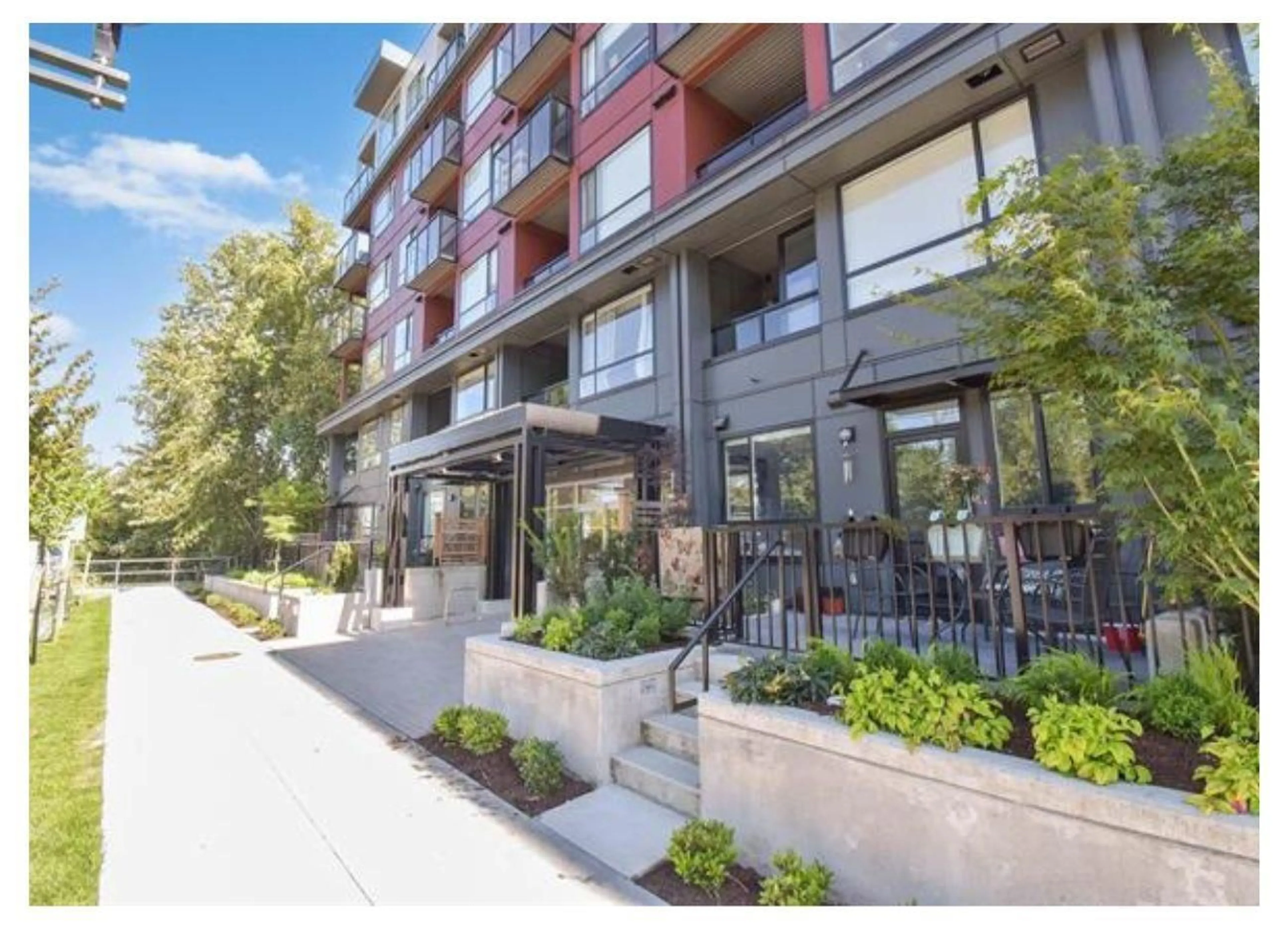 Patio, street for E504 - 13858 108, Surrey British Columbia V3T2K8