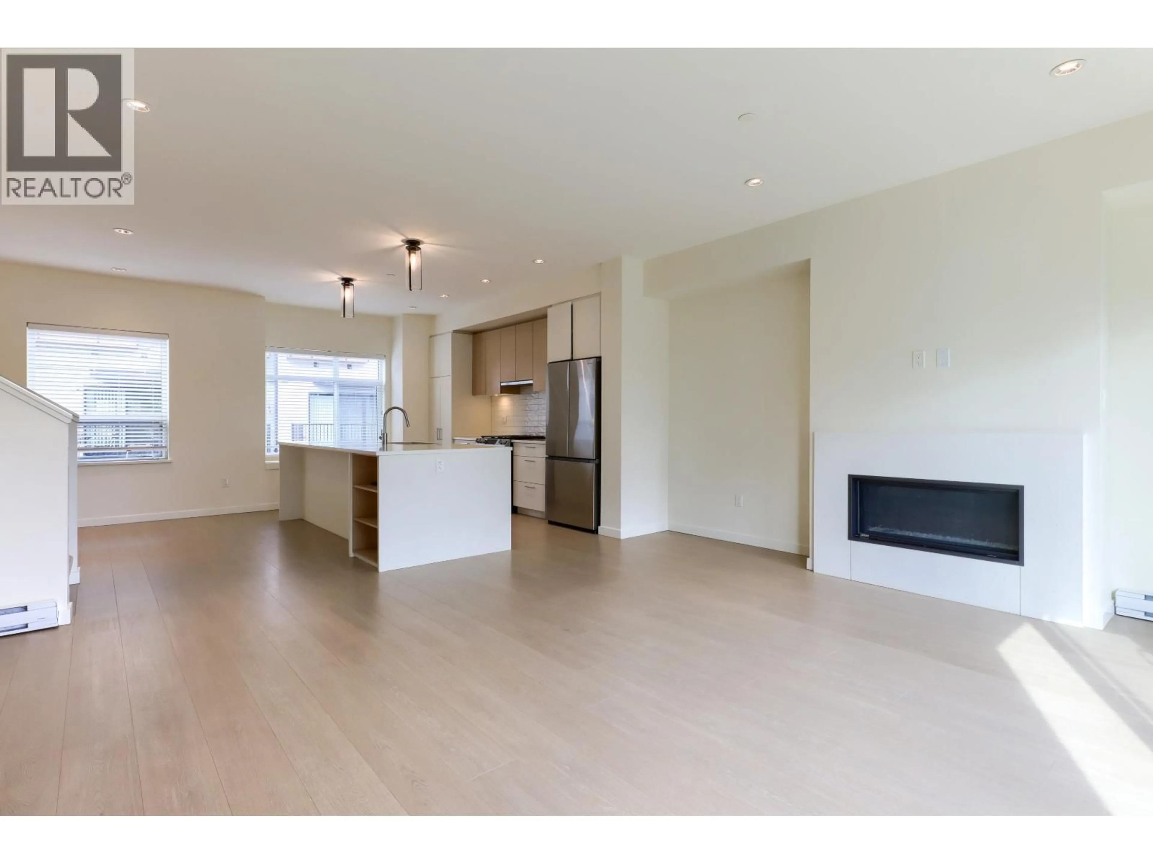 Open concept kitchen, unknown for 6 - 629 SOUTH DYKE ROAD, New Westminster British Columbia V3M0N3