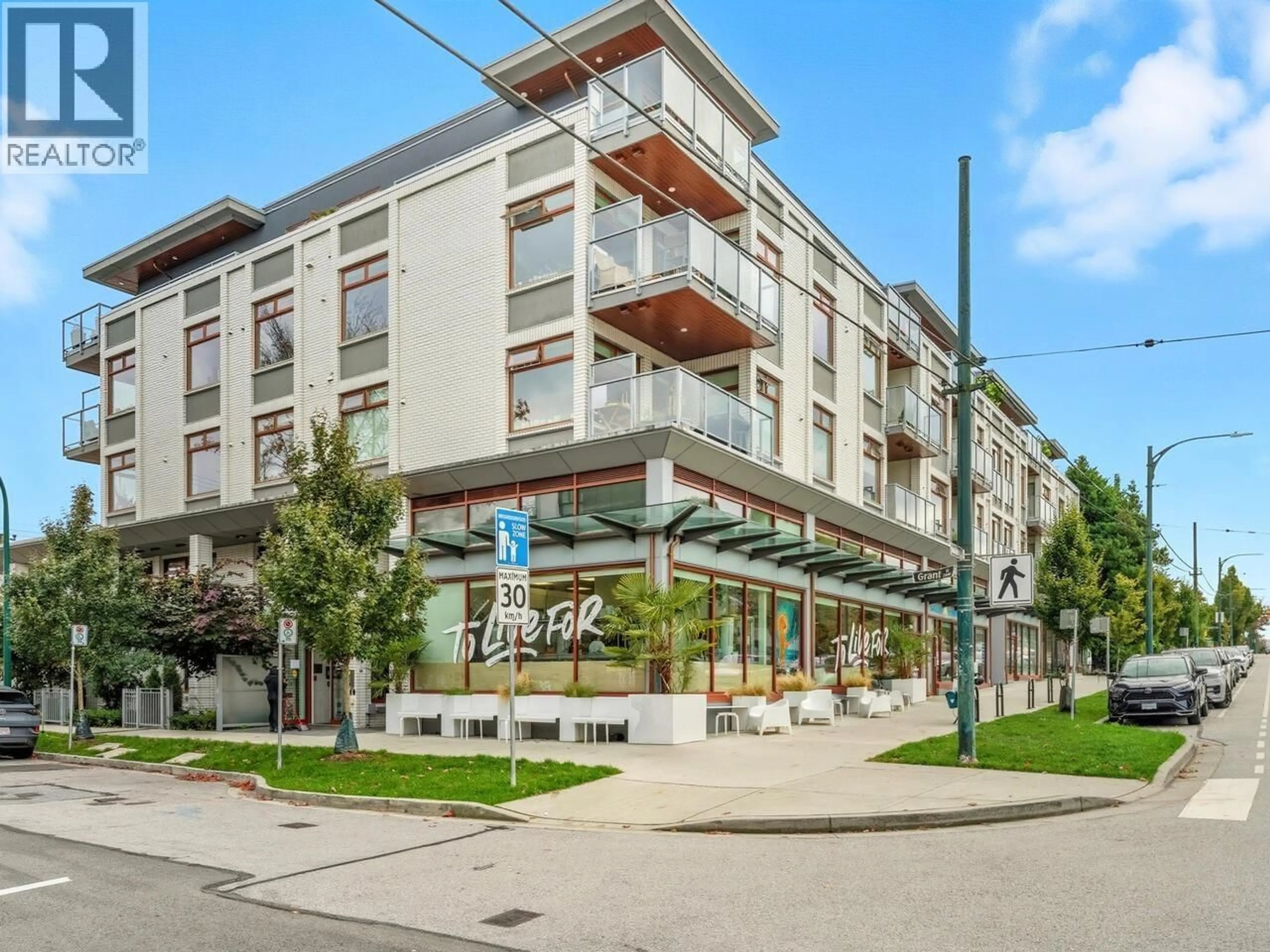 Patio, unknown for 208 - 2408 GRANT STREET, Vancouver British Columbia V5K3G4